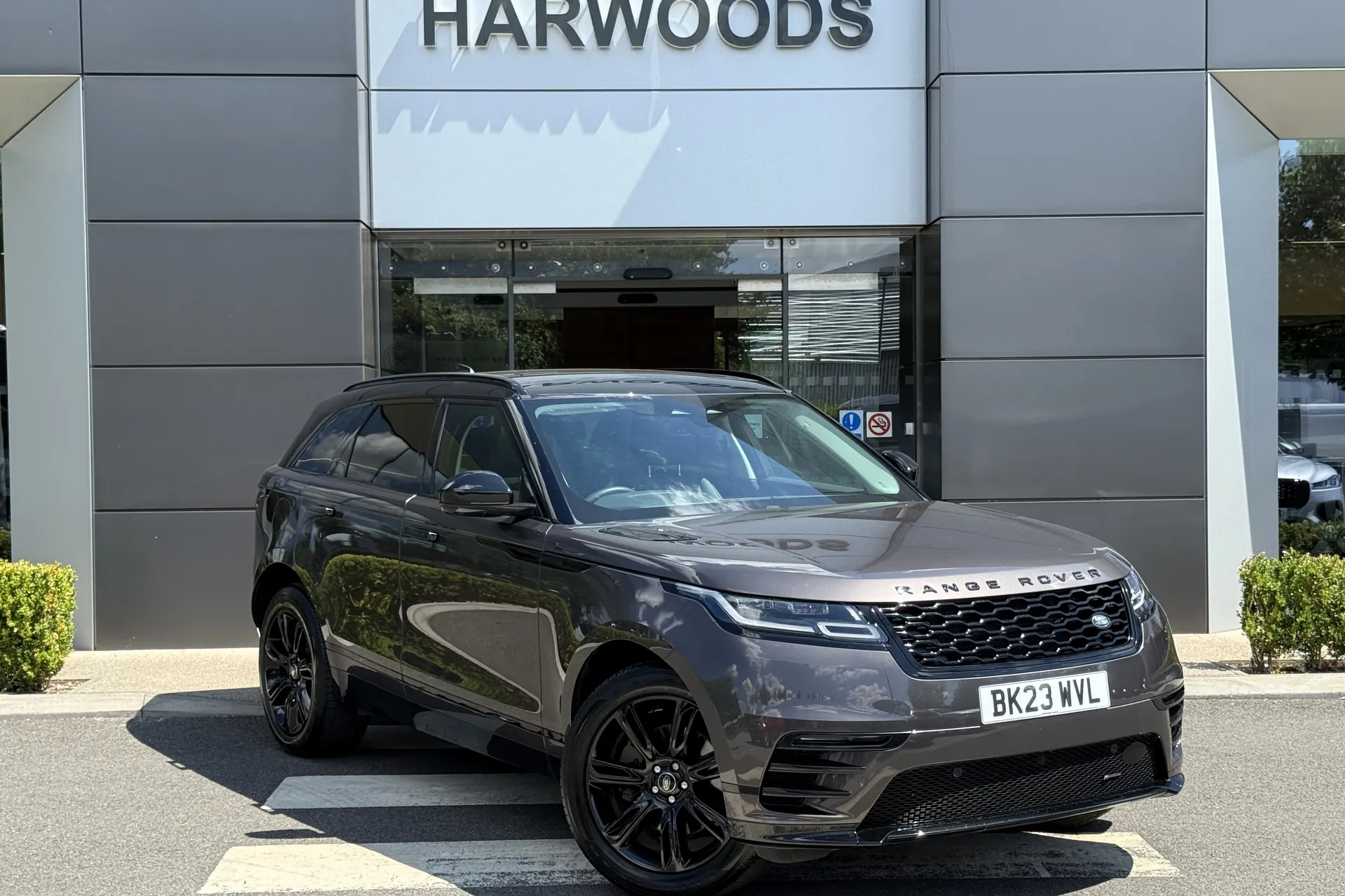 LAND ROVER RANGE ROVER VELAR focused image