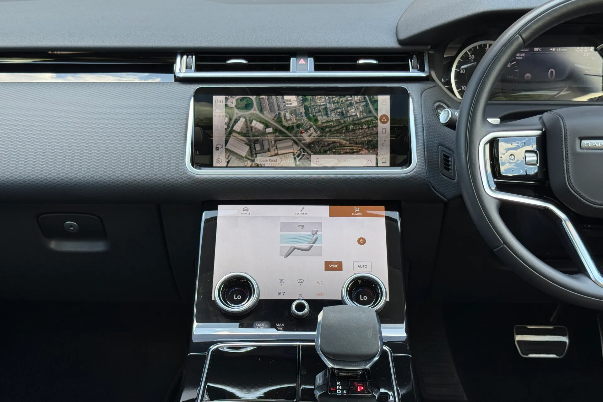 LAND ROVER RANGE ROVER VELAR thumbnail image number 34