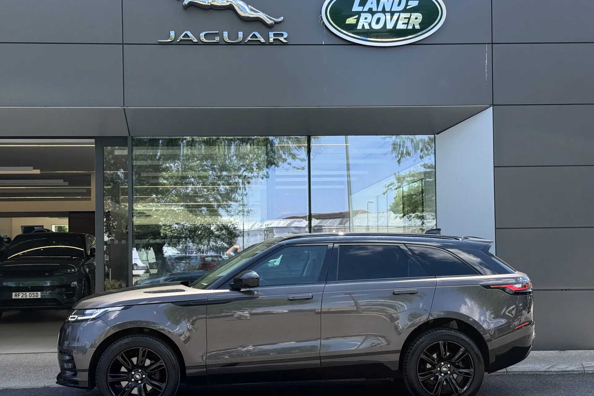 LAND ROVER RANGE ROVER VELAR thumbnail image number 53