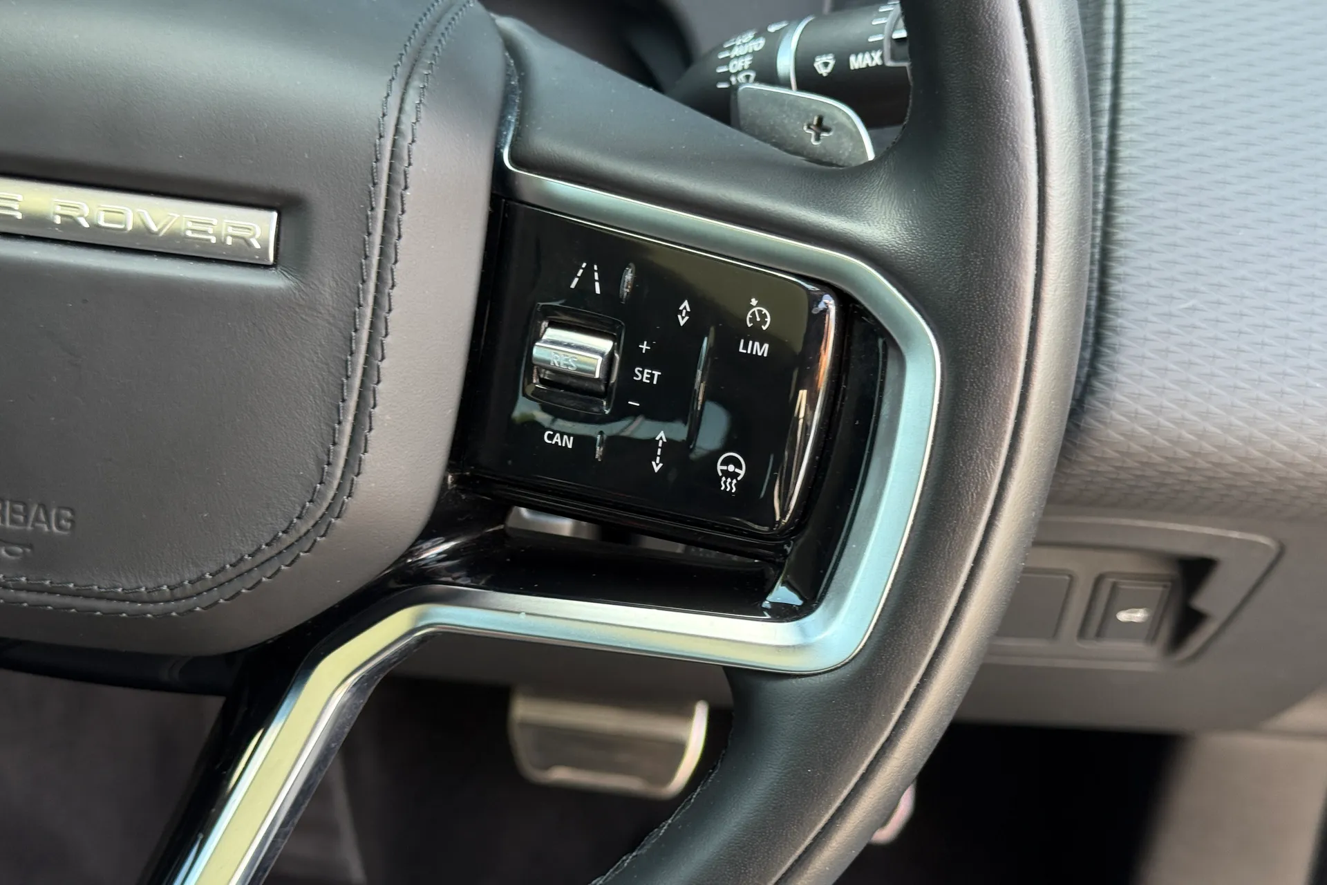 LAND ROVER RANGE ROVER VELAR thumbnail image number 46