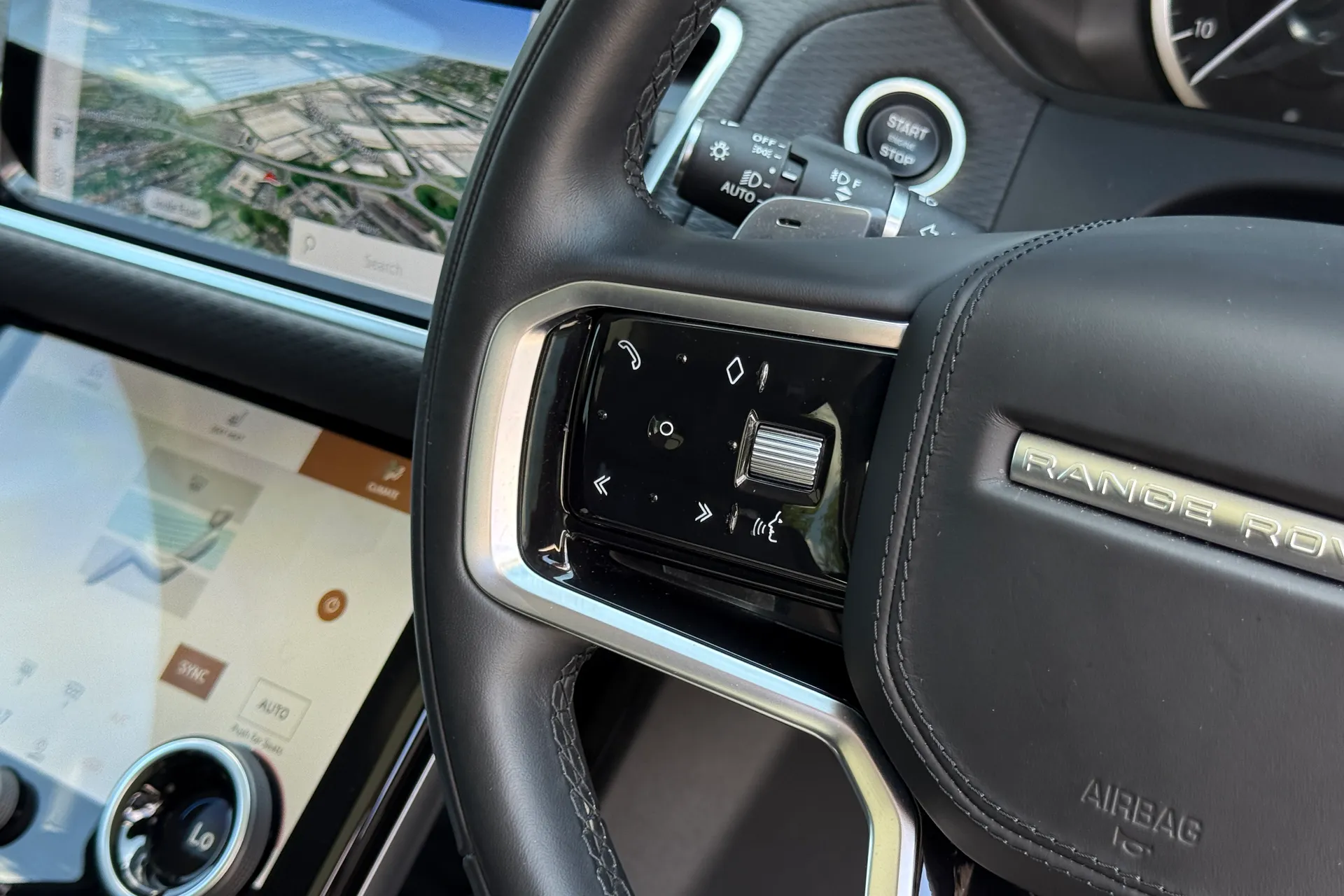 LAND ROVER RANGE ROVER VELAR thumbnail image number 45