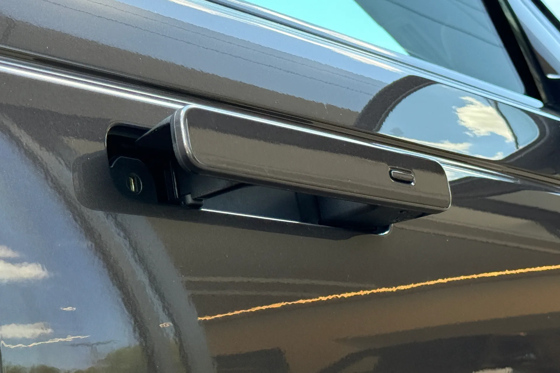 LAND ROVER RANGE ROVER VELAR thumbnail image number 12
