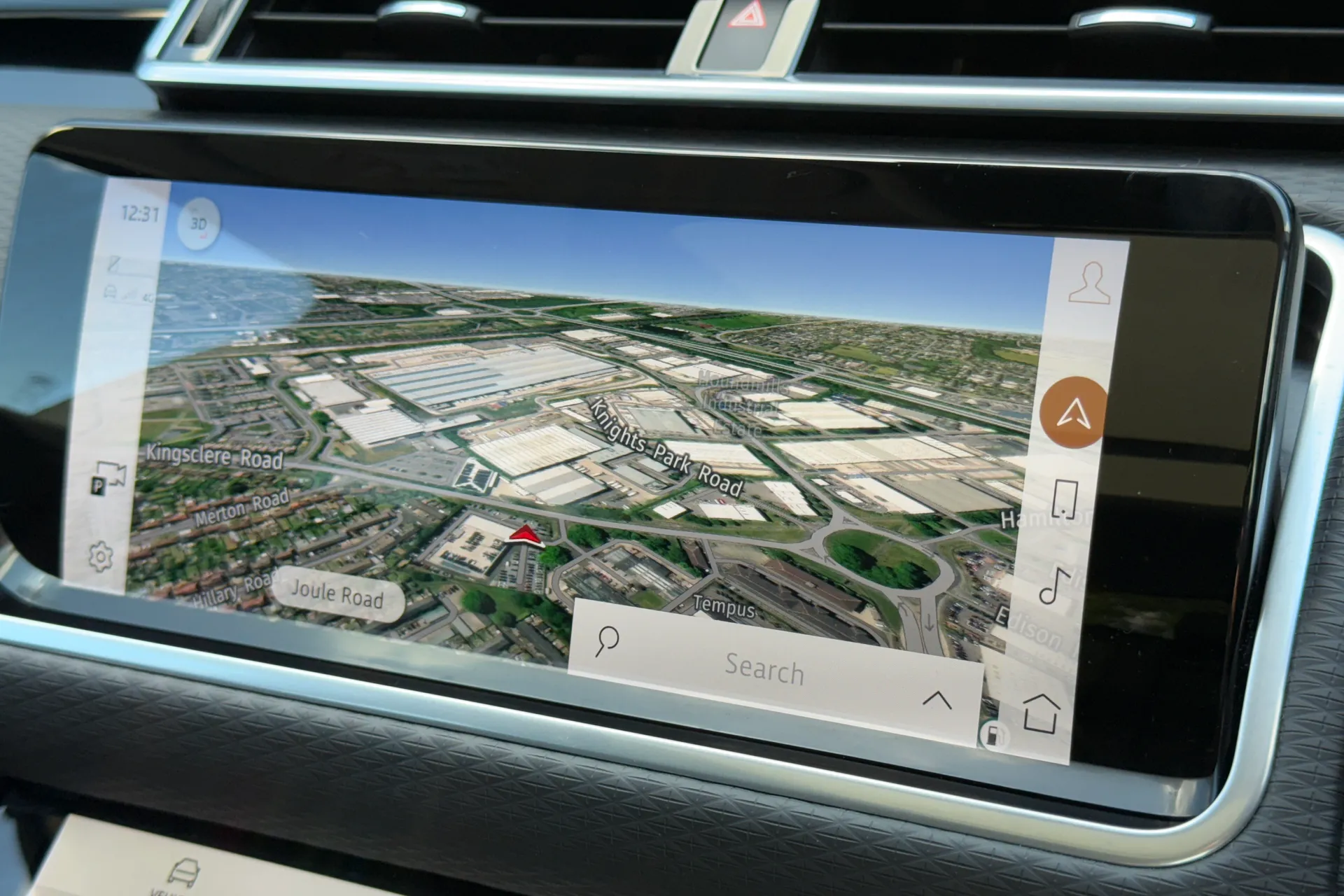 LAND ROVER RANGE ROVER VELAR thumbnail image number 38