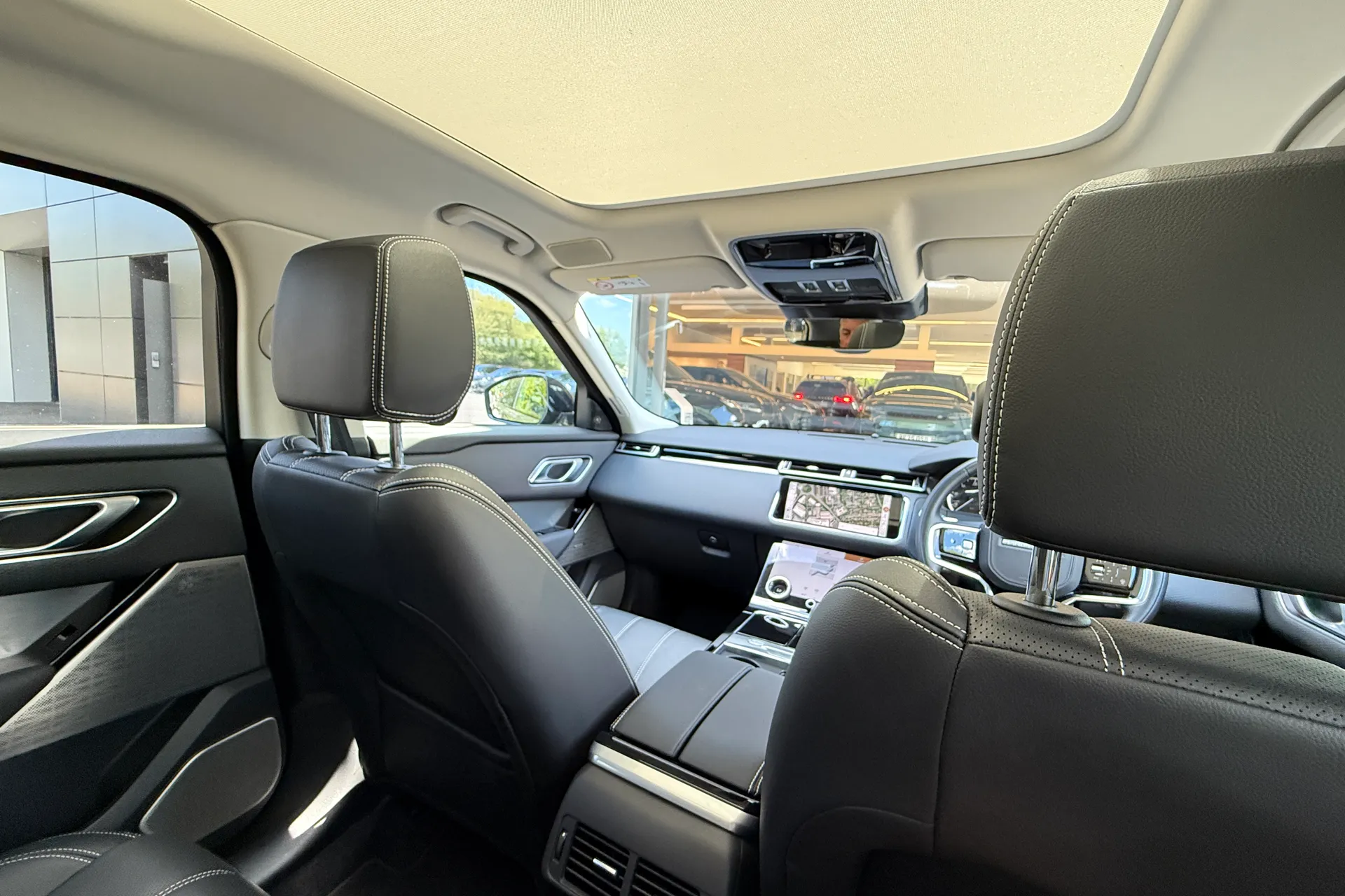 LAND ROVER RANGE ROVER VELAR thumbnail image number 6