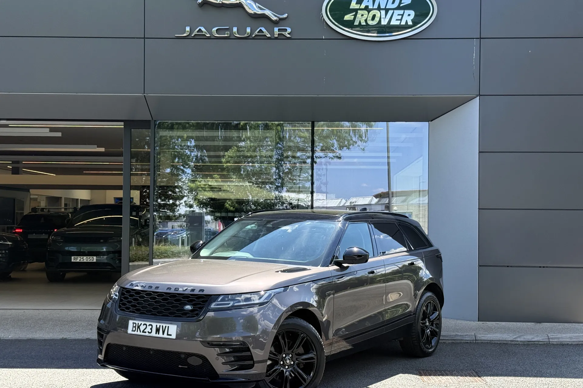 LAND ROVER RANGE ROVER VELAR thumbnail image number 8