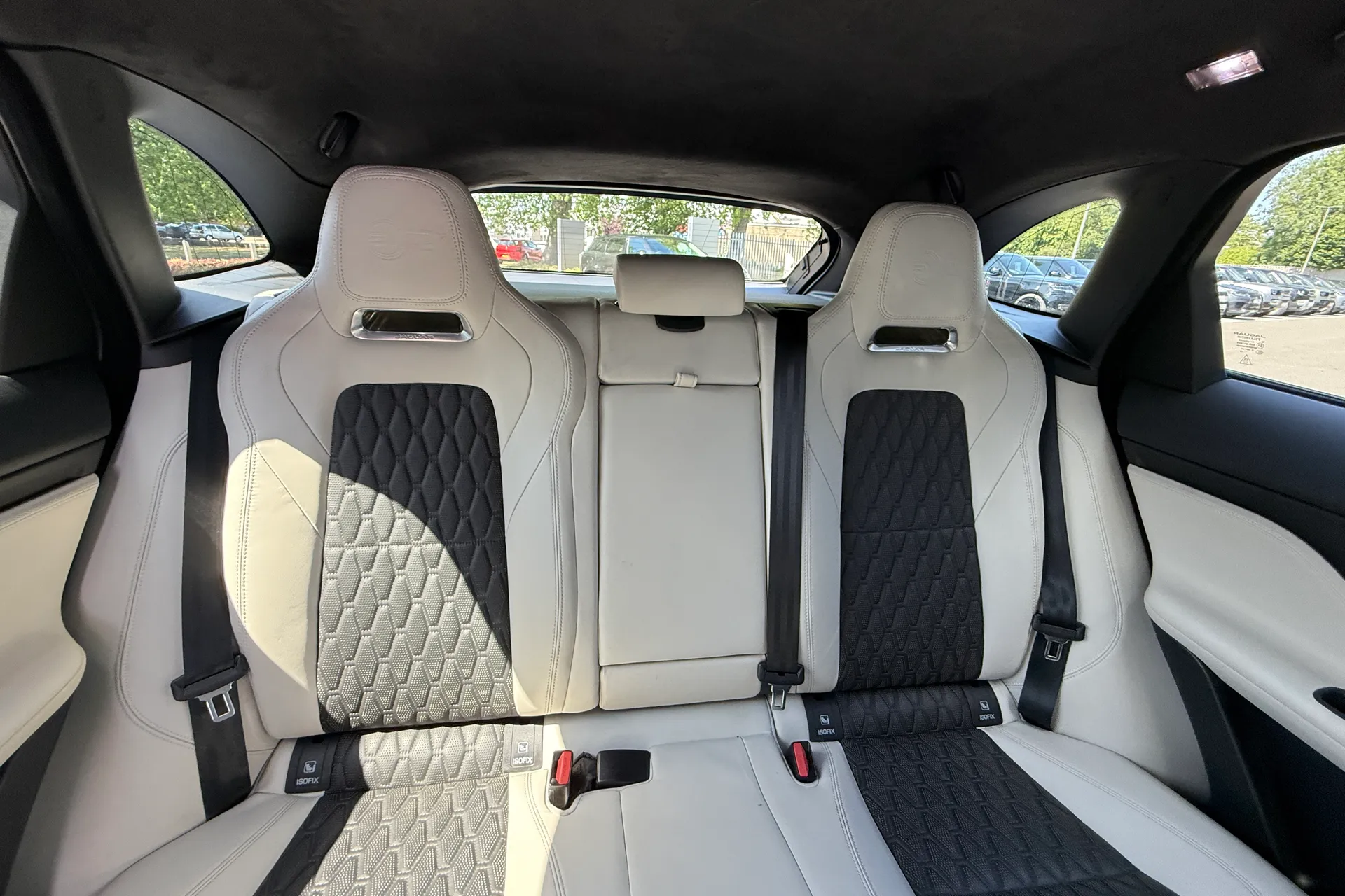 Jaguar F-PACE thumbnail image number 53