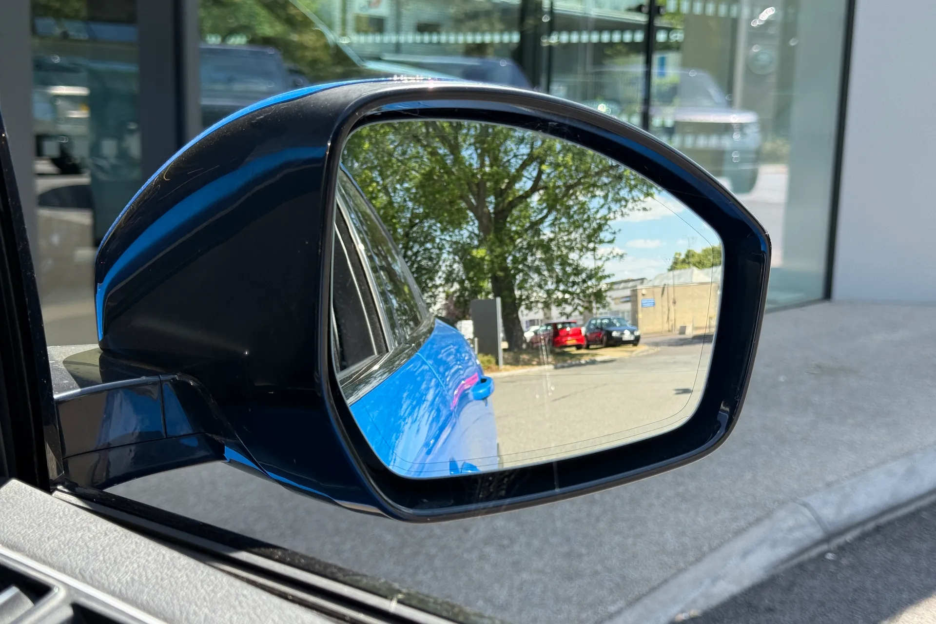 Jaguar F-PACE thumbnail image number 50