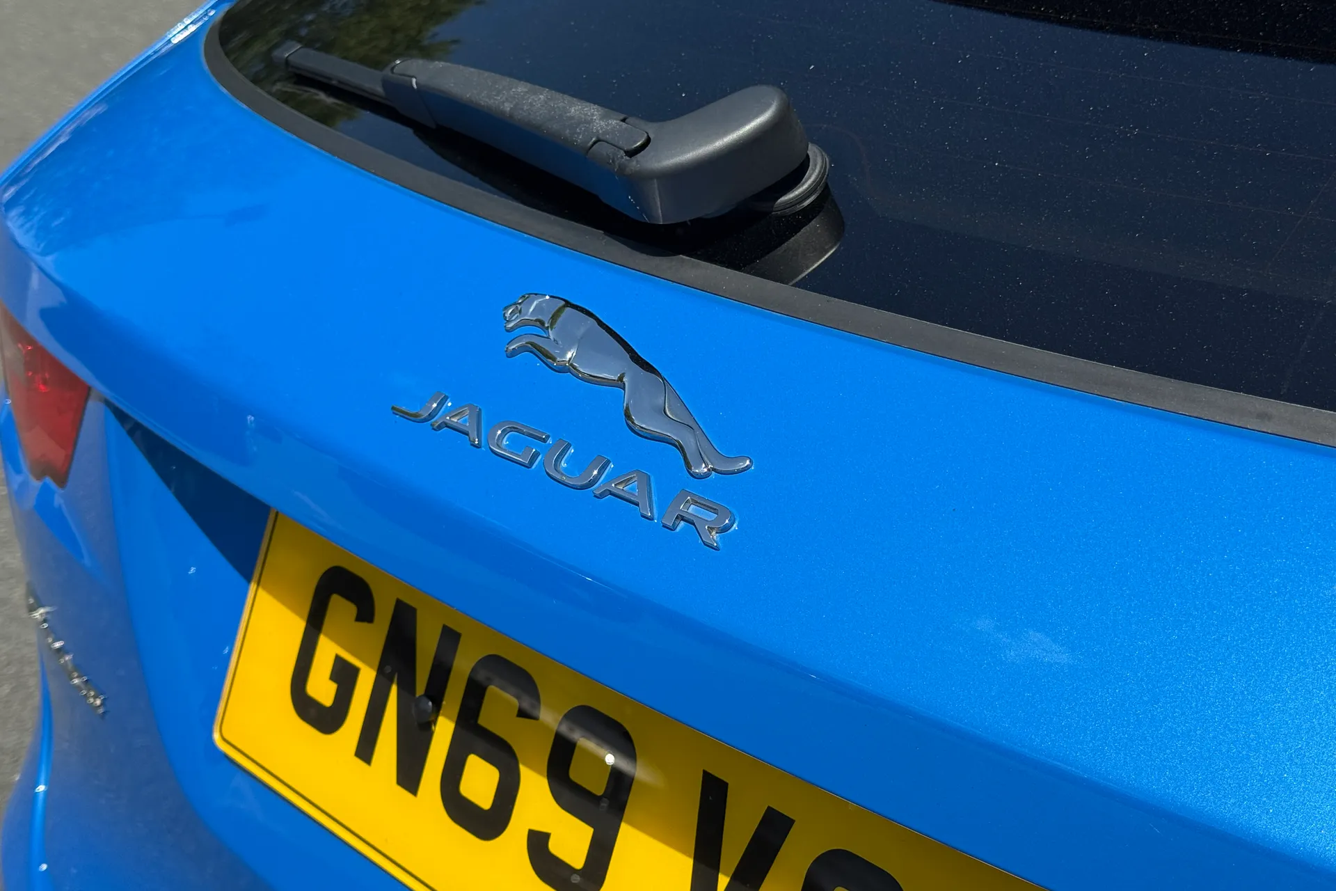 Jaguar F-PACE thumbnail image number 14