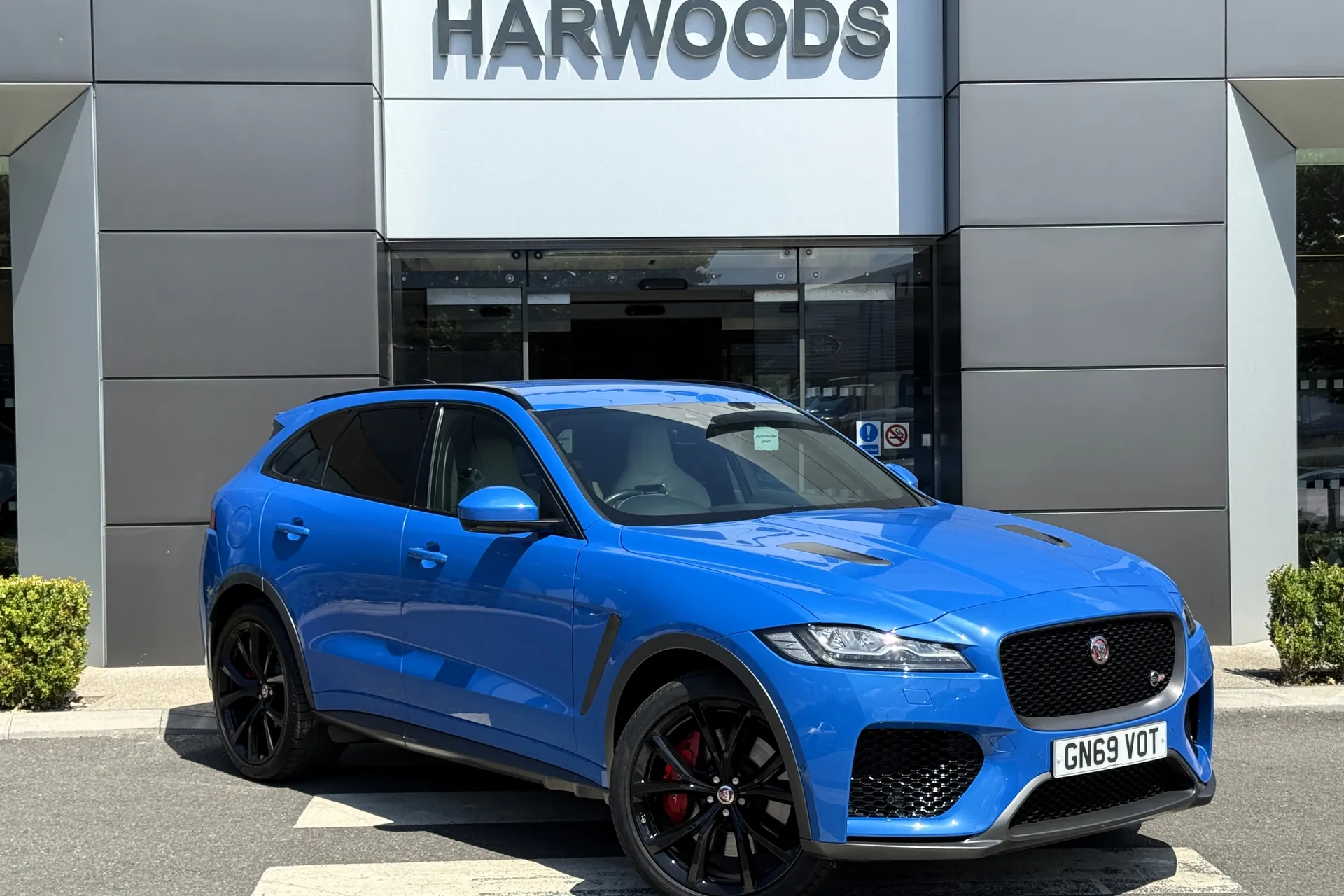 Jaguar F-PACE focused image