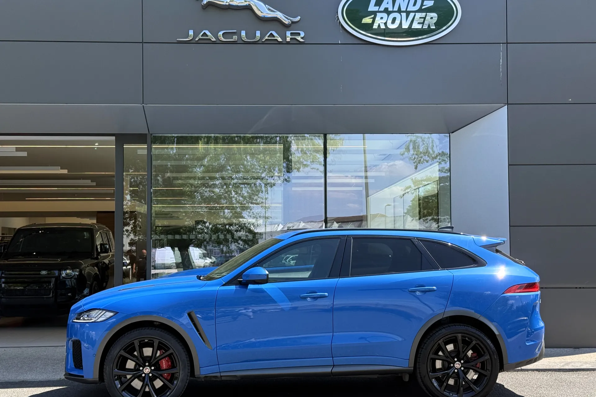 Jaguar F-PACE thumbnail image number 55