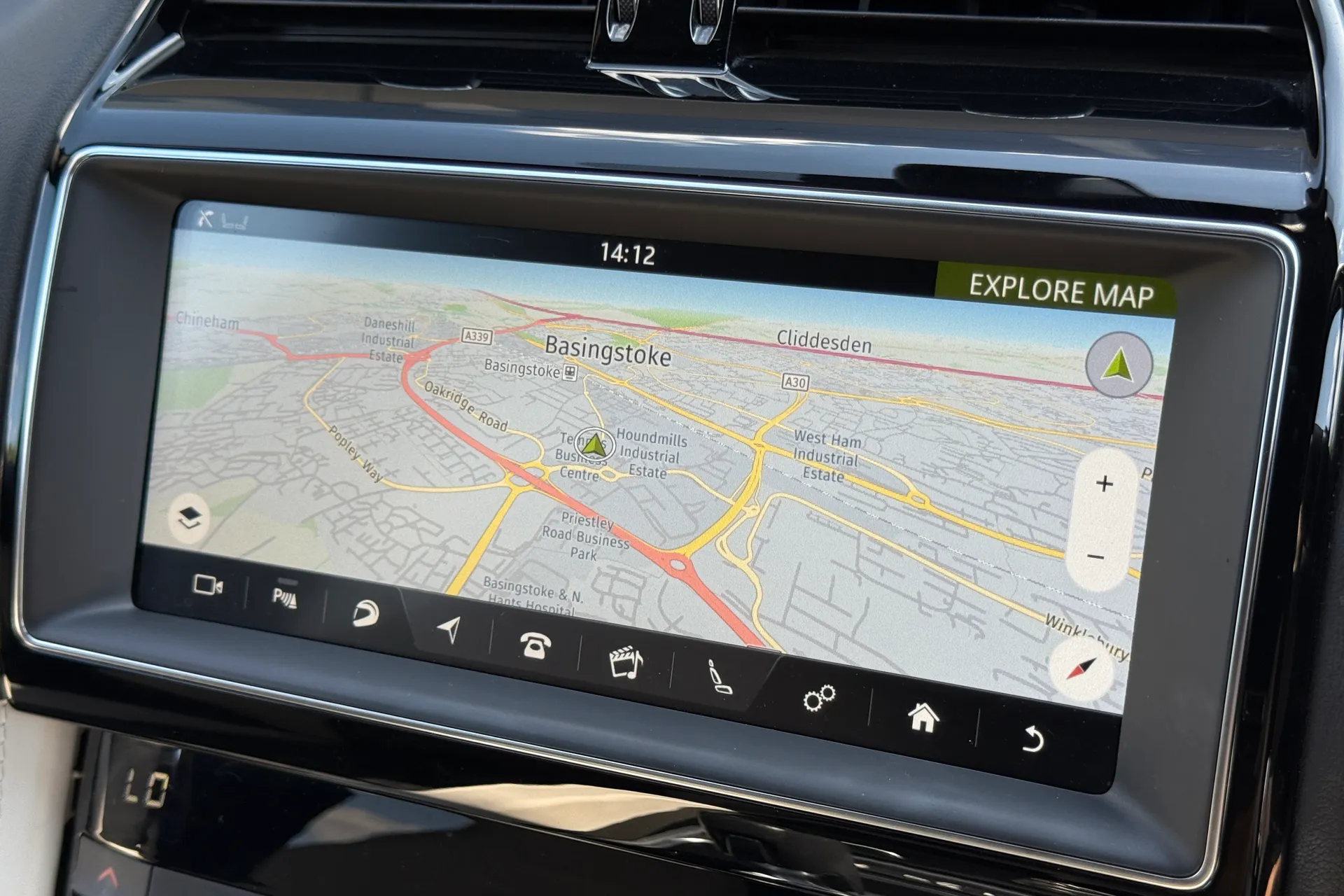 Jaguar F-PACE thumbnail image number 40
