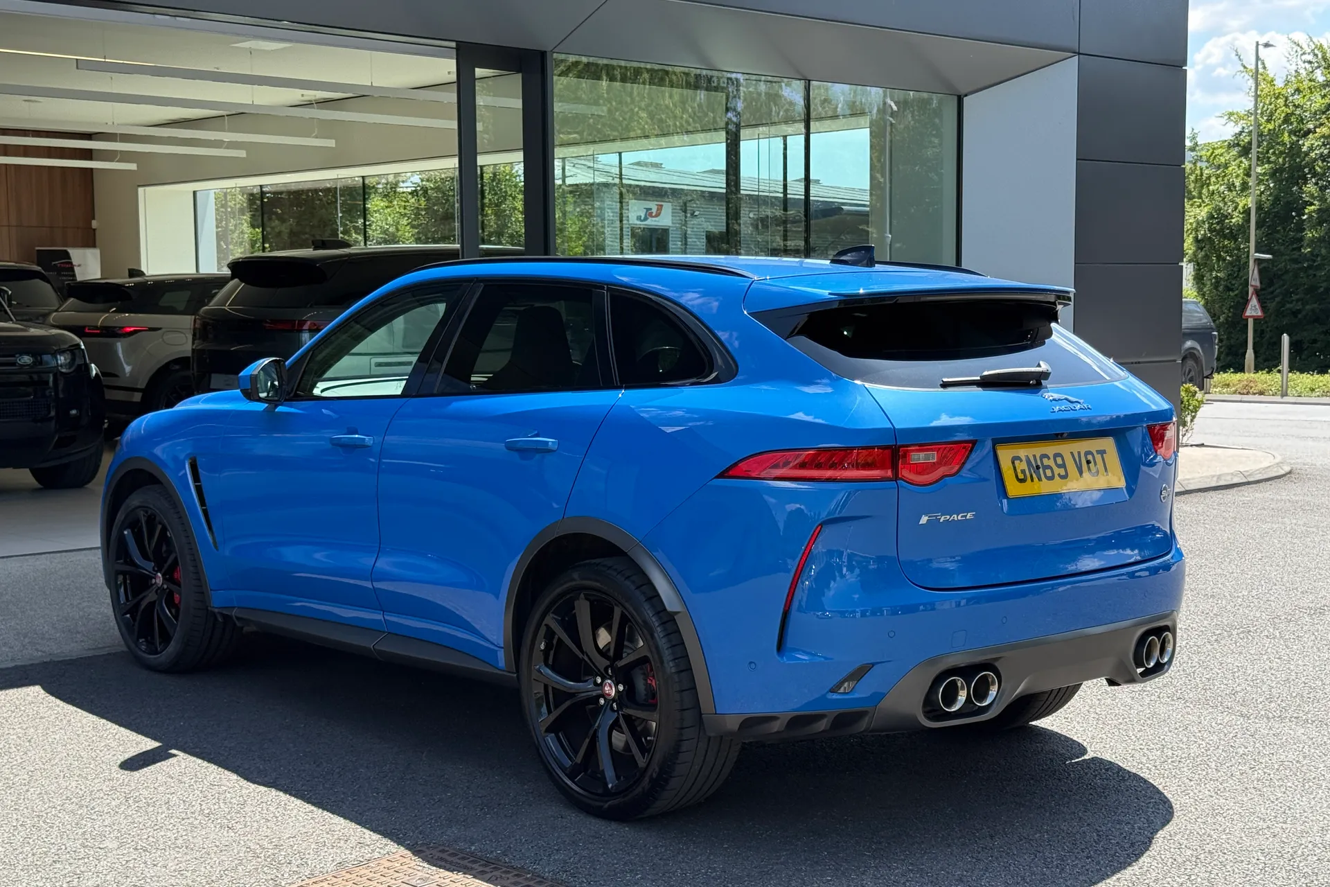 Jaguar F-PACE thumbnail image number 20