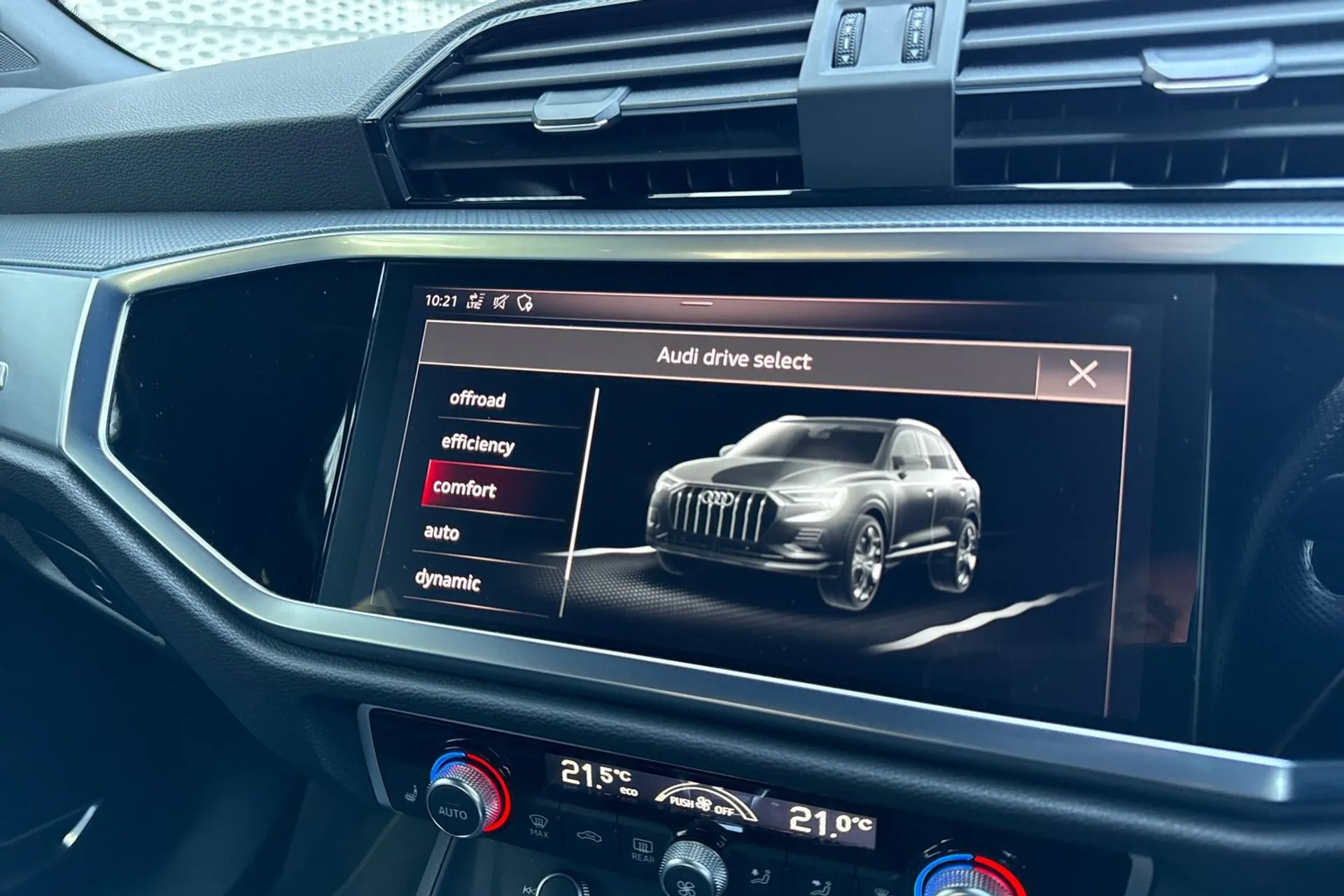 Audi Q3 thumbnail image number 22