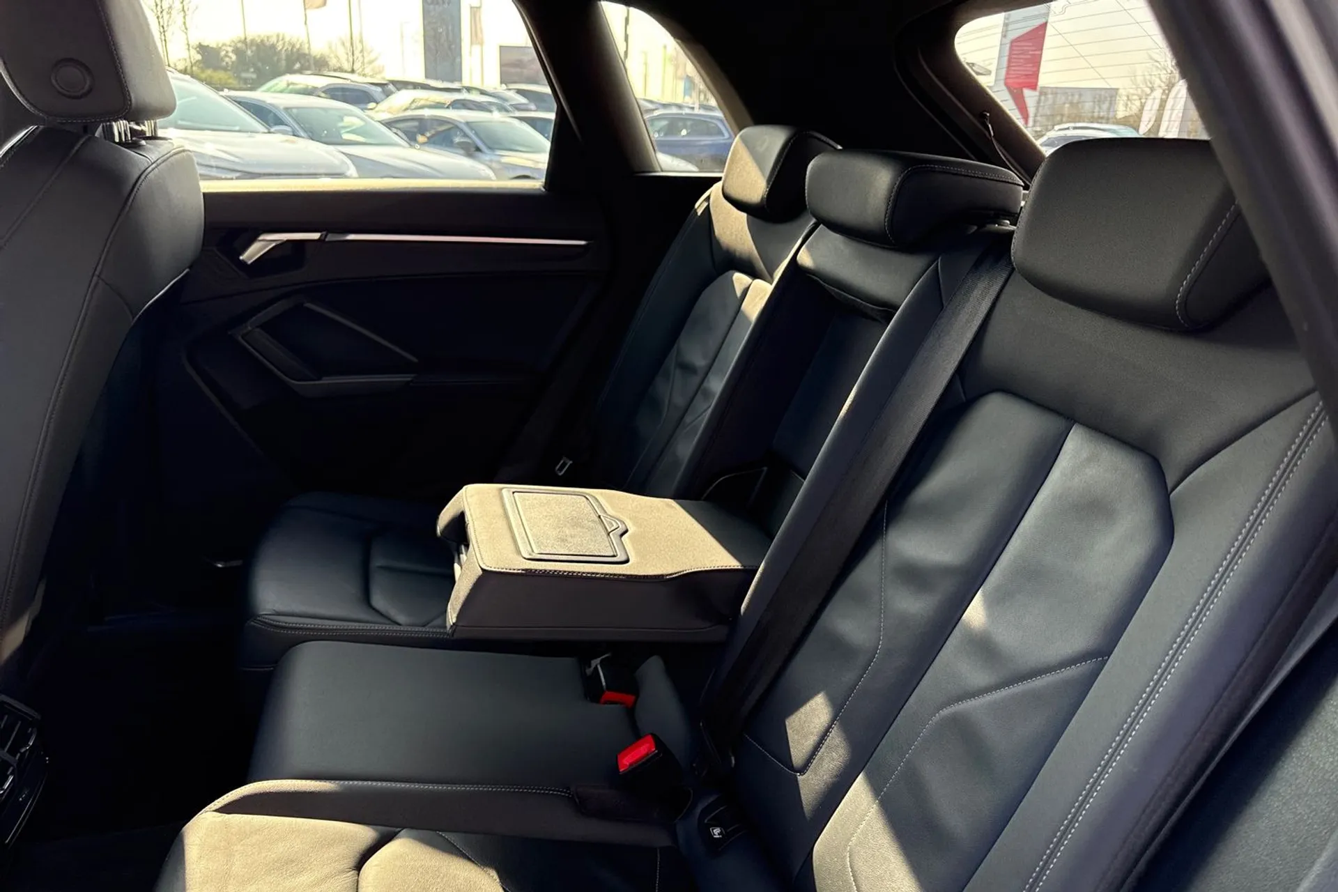 Audi Q3 thumbnail image number 45