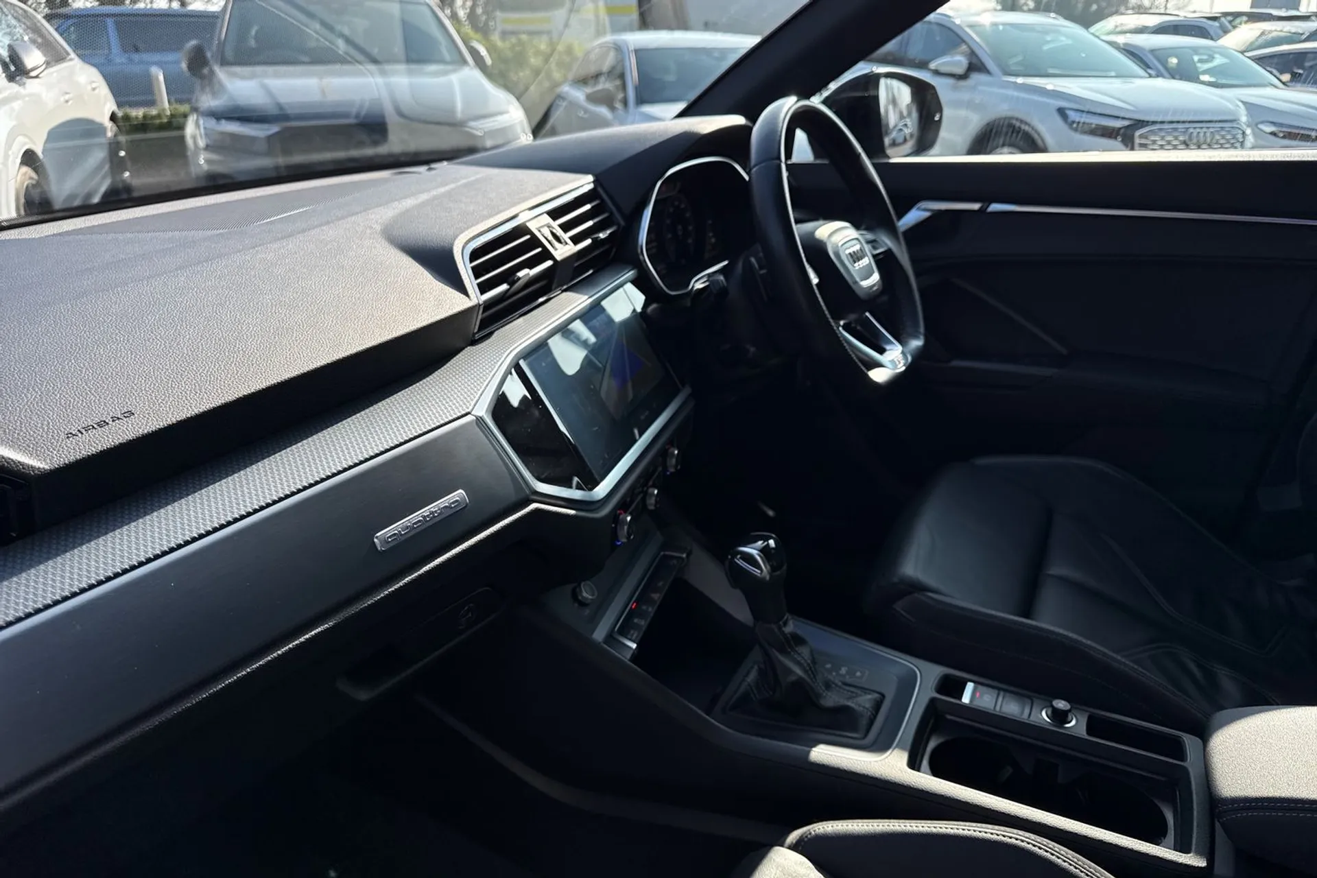 Audi Q3 thumbnail image number 41