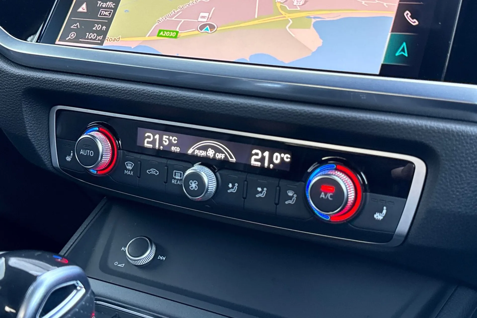 Audi Q3 thumbnail image number 11