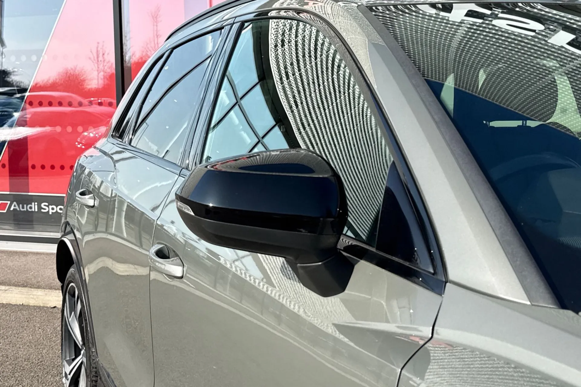 Audi Q3 thumbnail image number 13