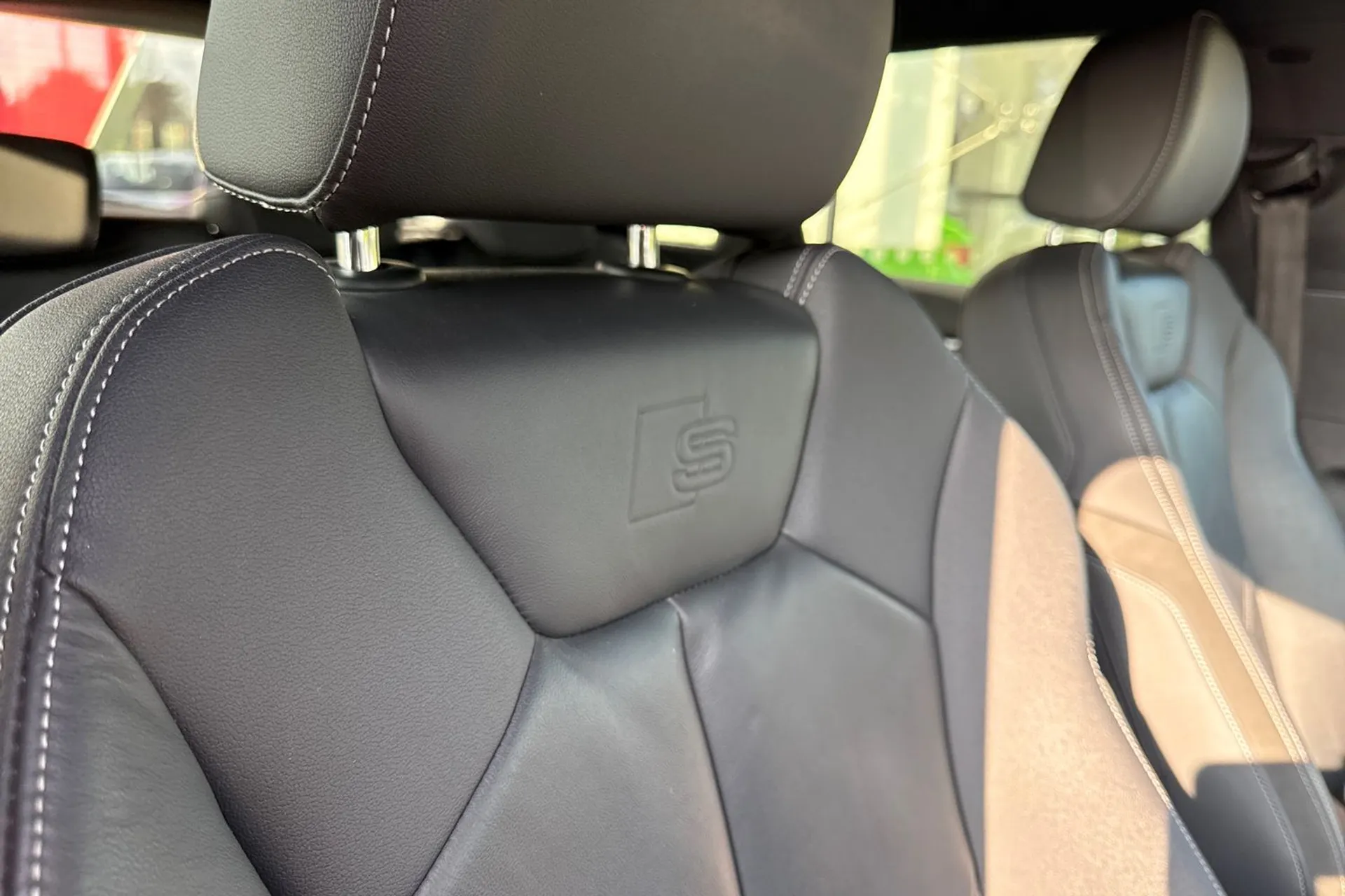 Audi Q3 thumbnail image number 21