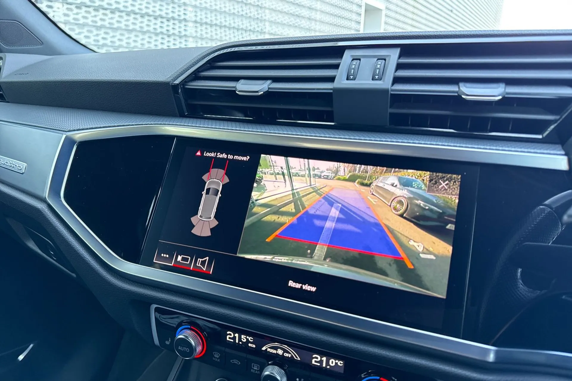 Audi Q3 thumbnail image number 4