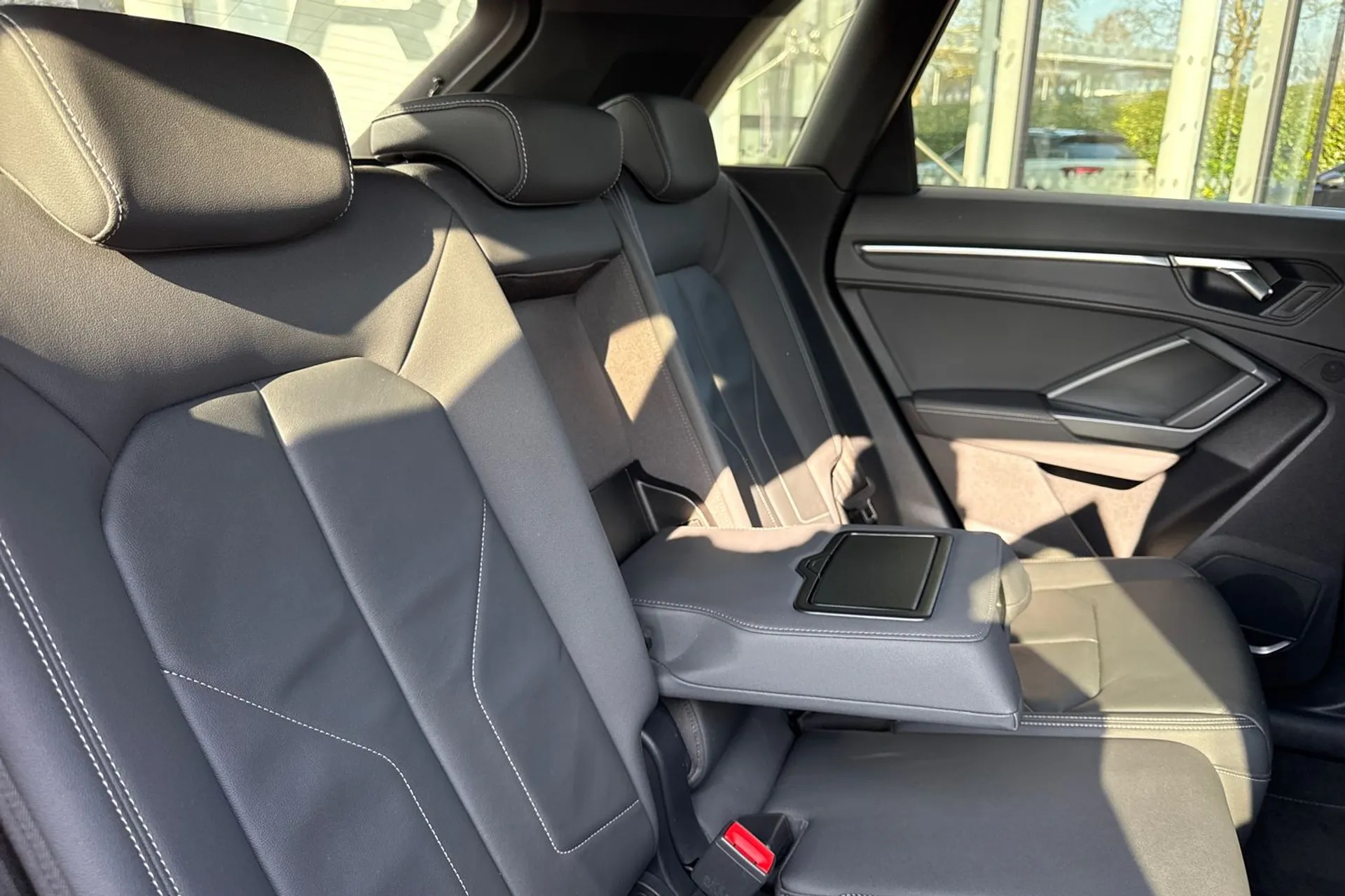 Audi Q3 thumbnail image number 33