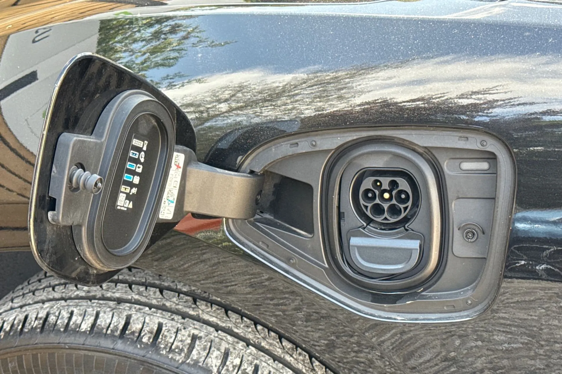 Jaguar I-PACE thumbnail image number 20