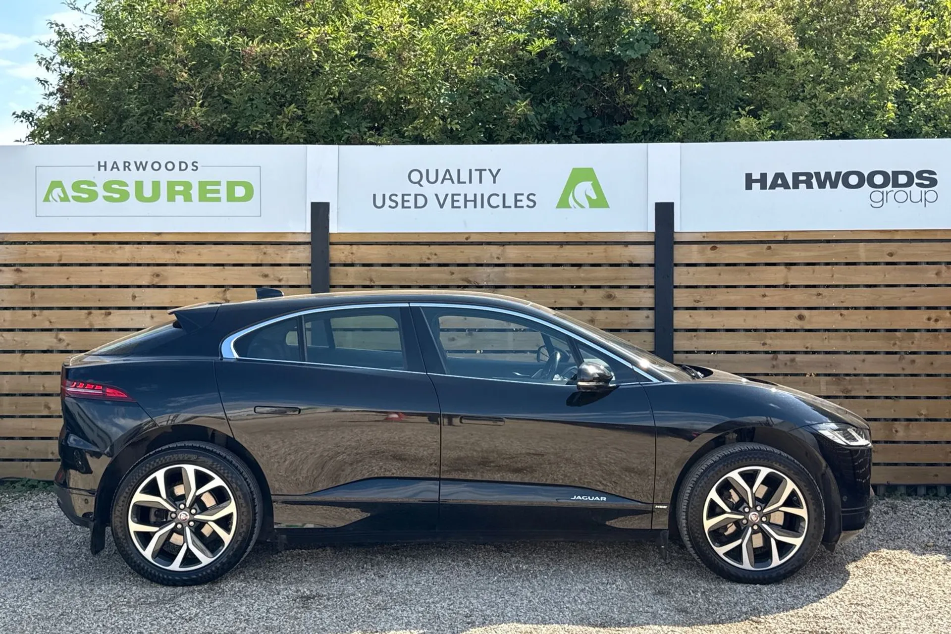 Jaguar I-PACE thumbnail image number 2