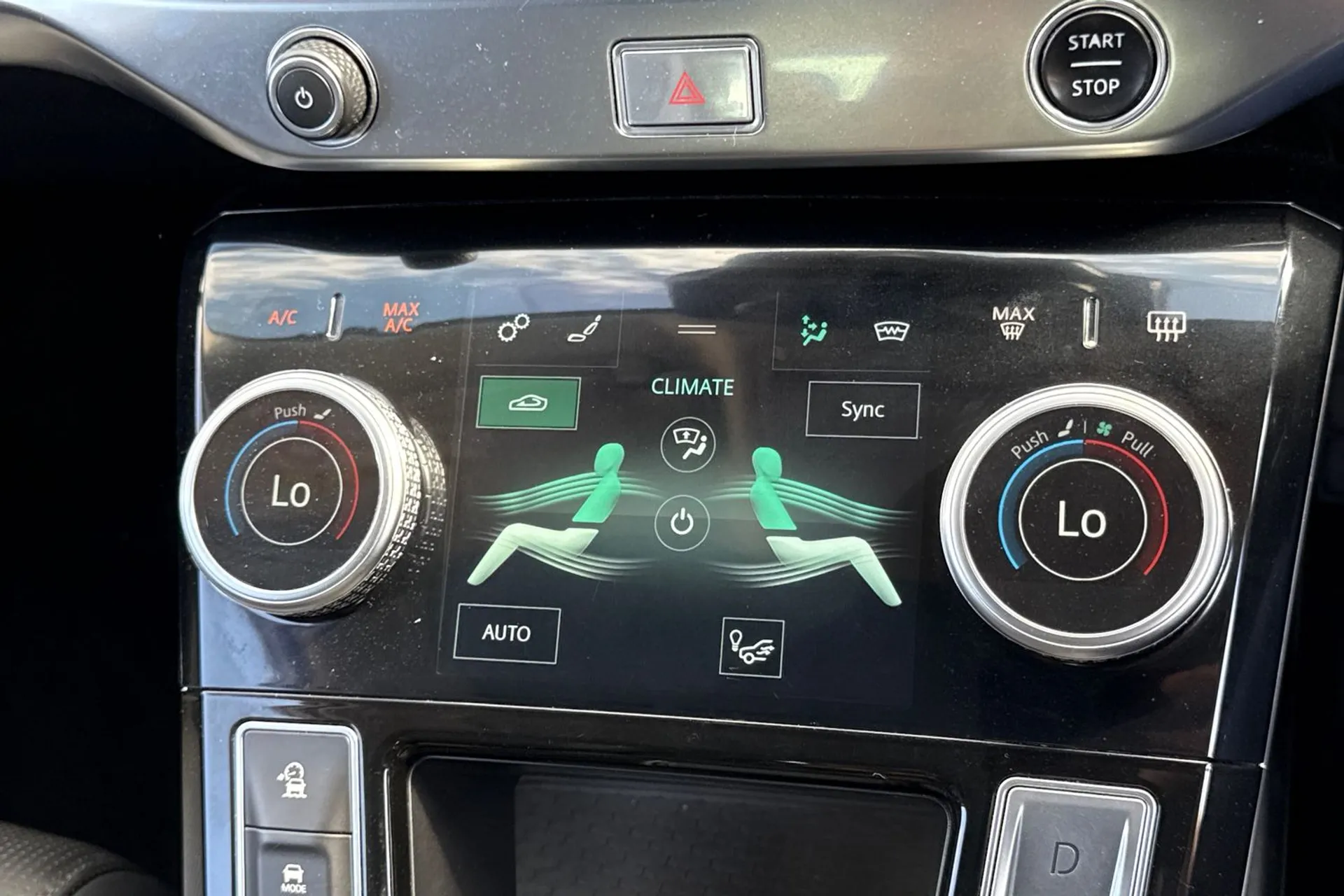 Jaguar I-PACE thumbnail image number 40