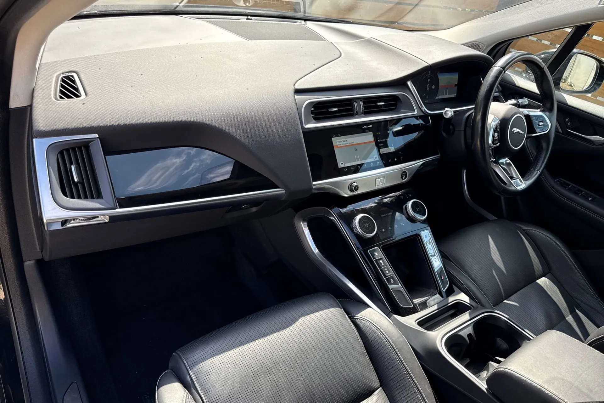 Jaguar I-PACE thumbnail image number 29