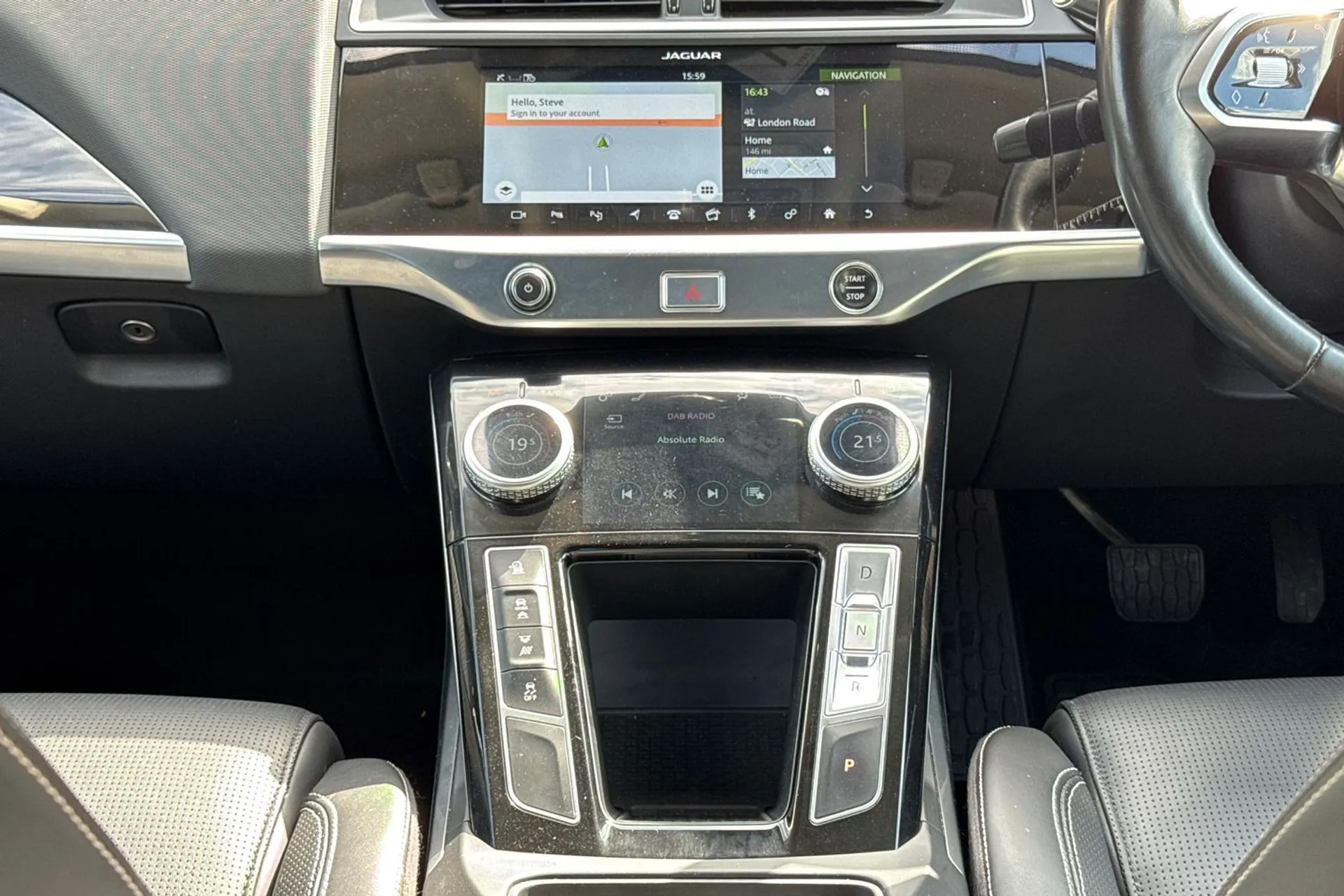 Jaguar I-PACE thumbnail image number 37