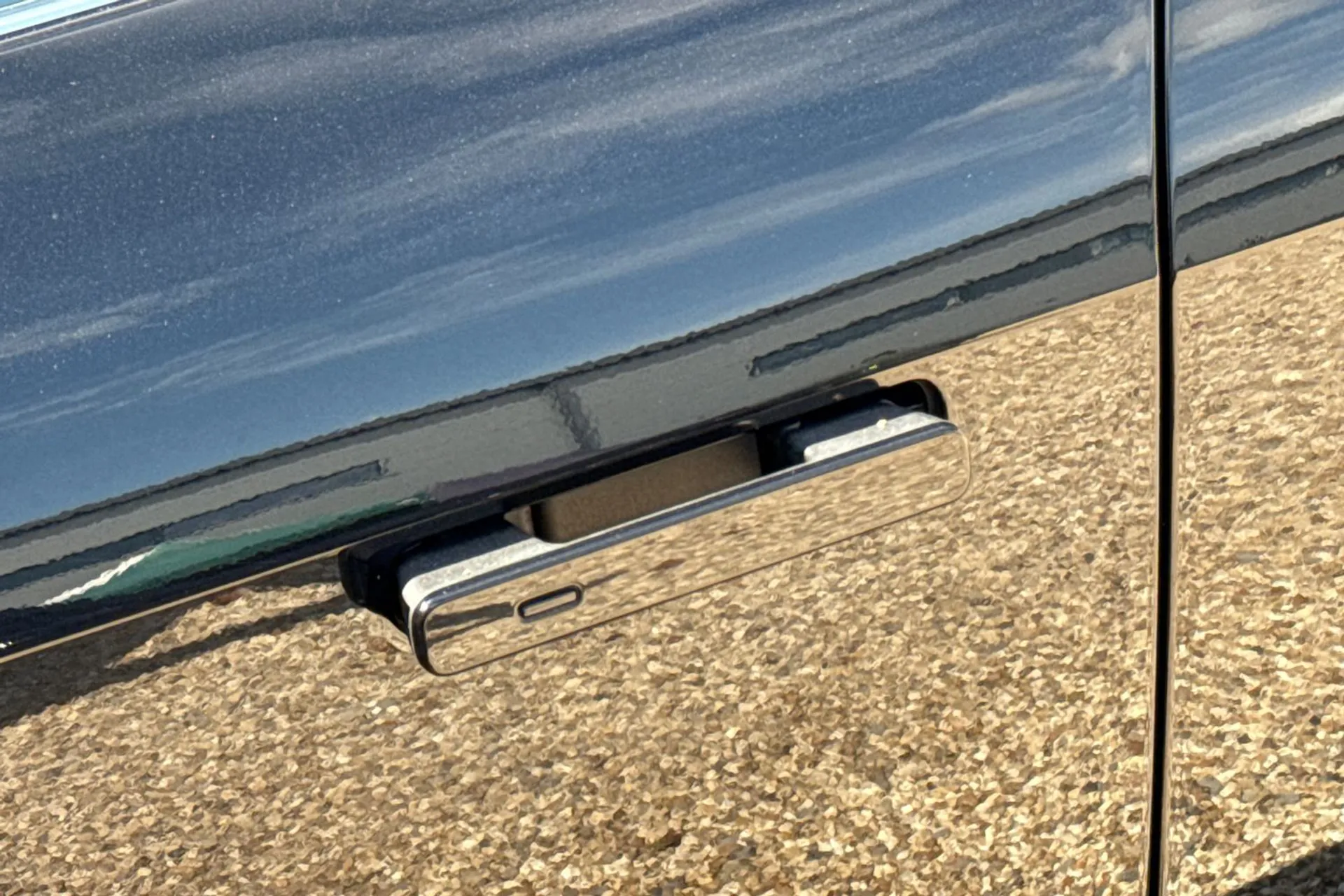Jaguar I-PACE thumbnail image number 17