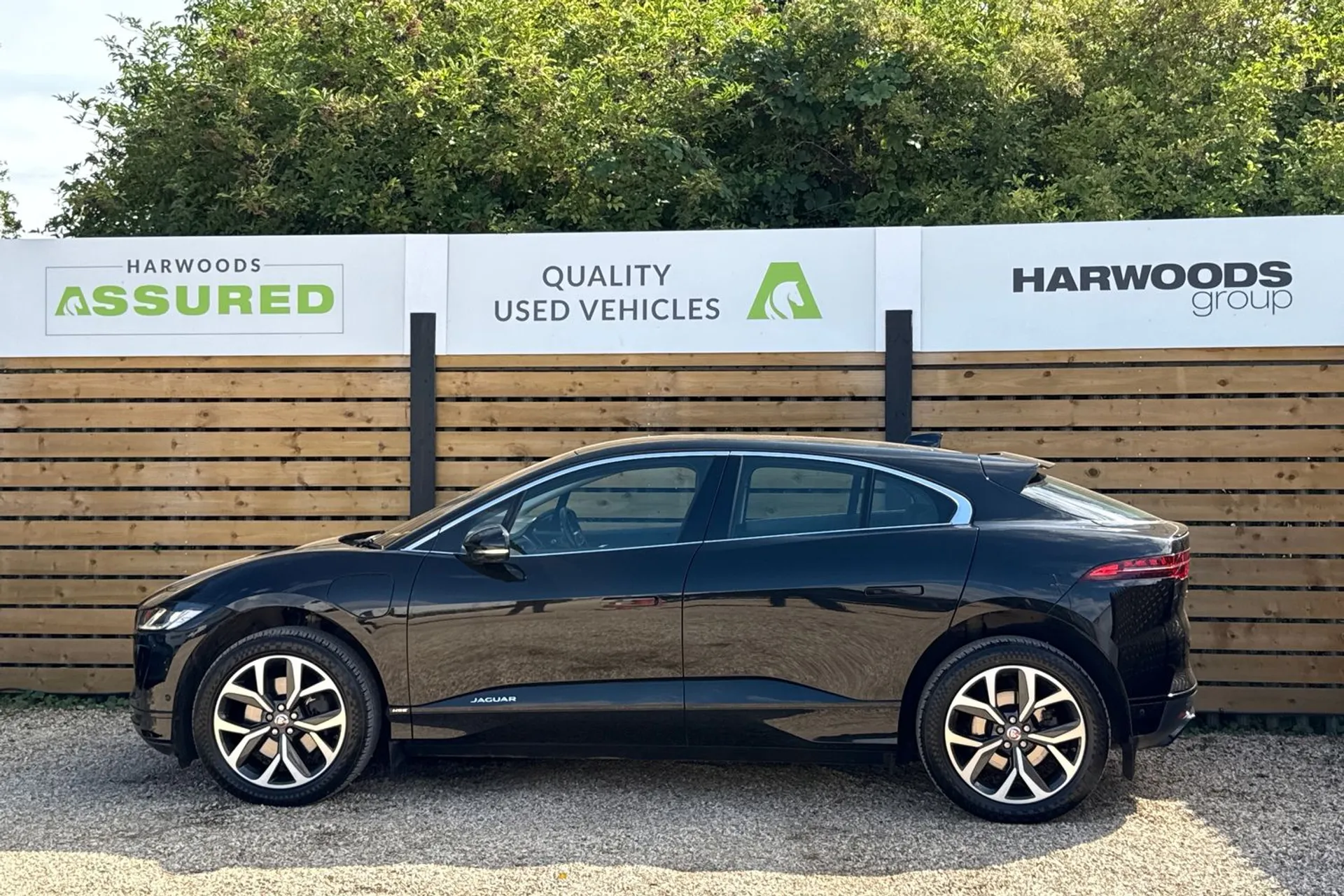 Jaguar I-PACE thumbnail image number 11