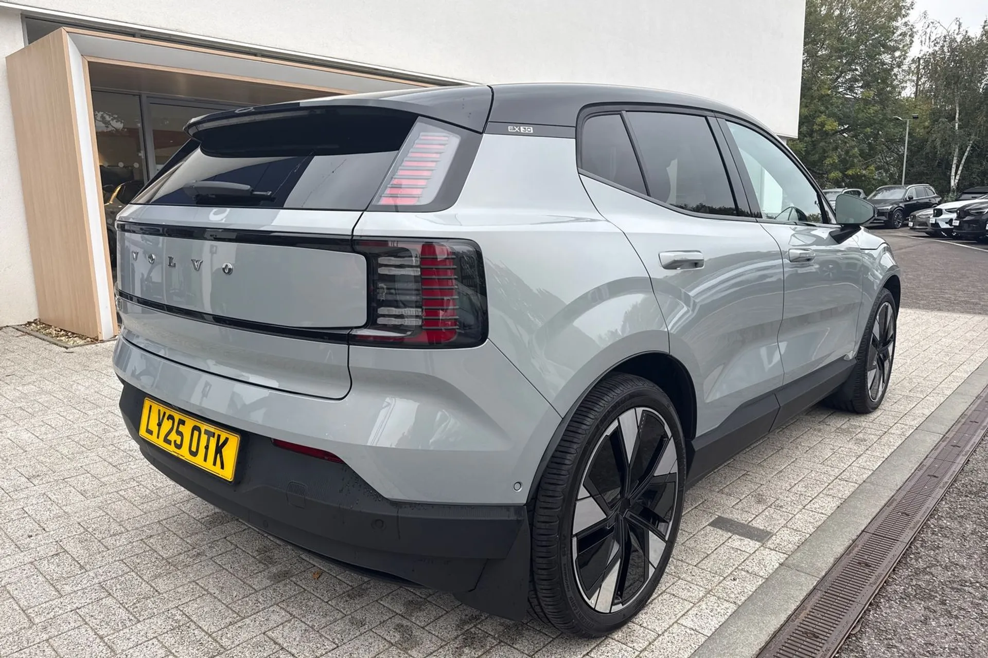 Volvo EX30 thumbnail image number 7