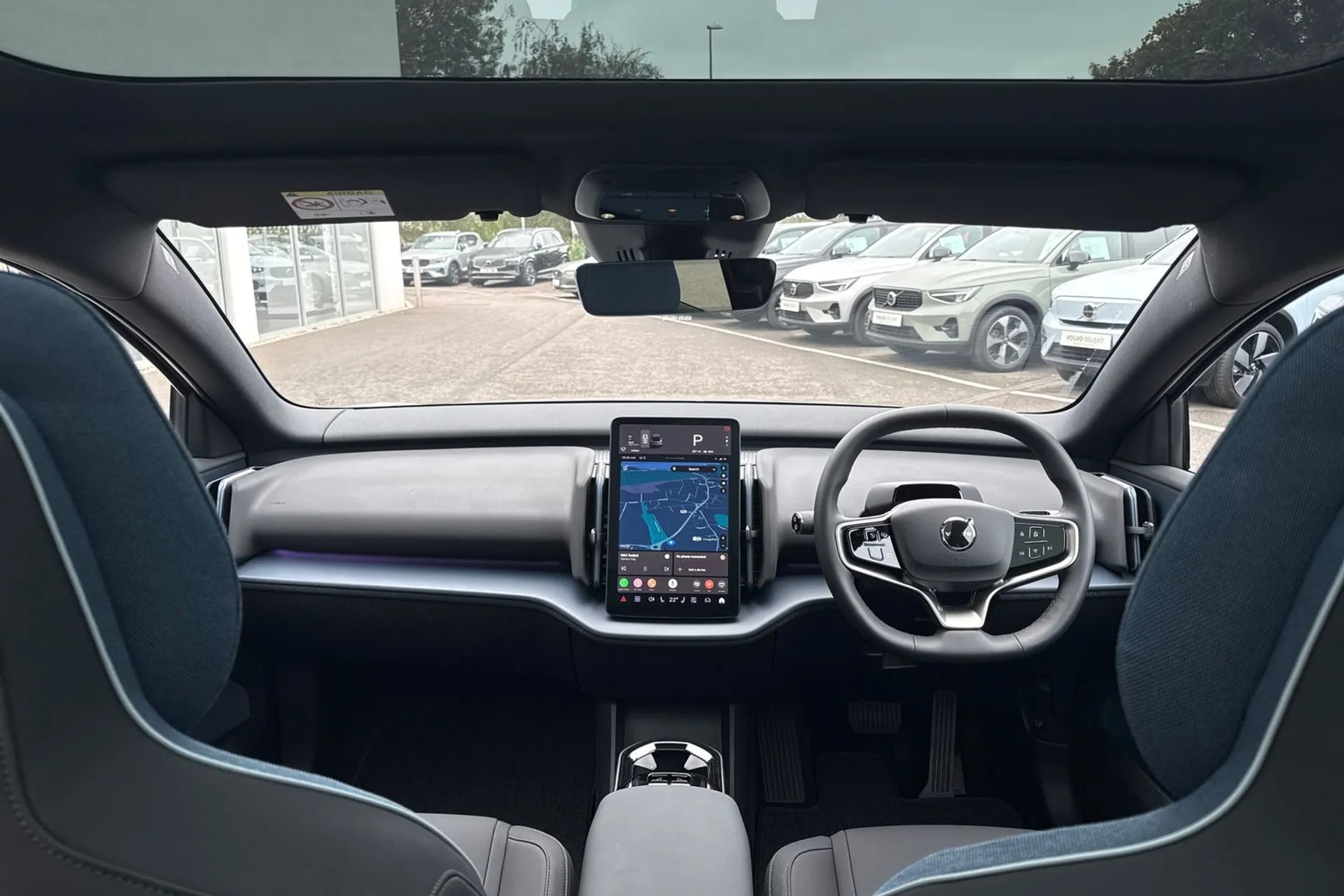 Volvo EX30 thumbnail image number 3