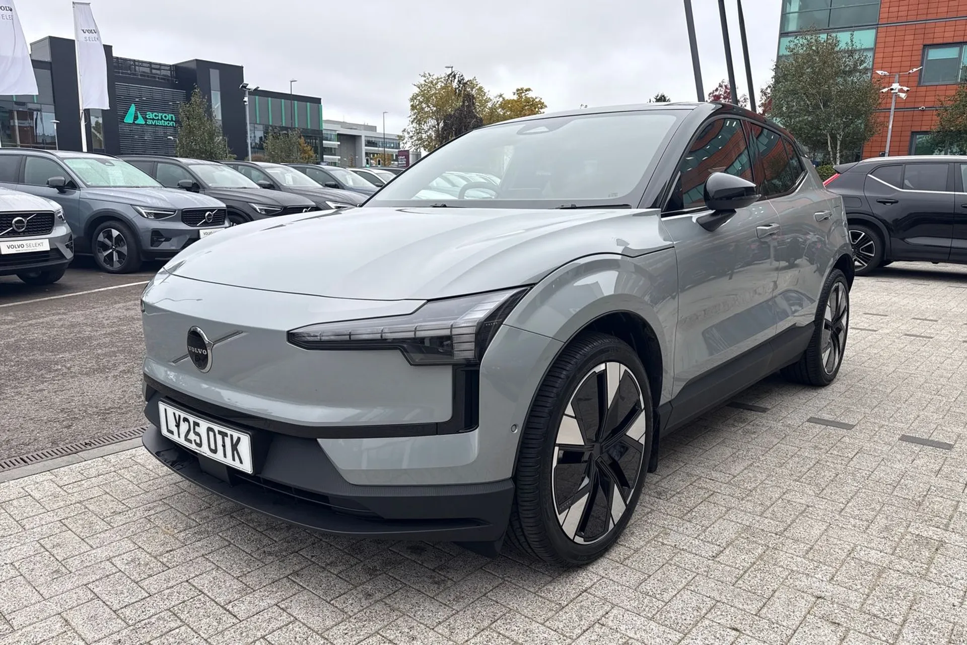 Volvo EX30 thumbnail image number 11