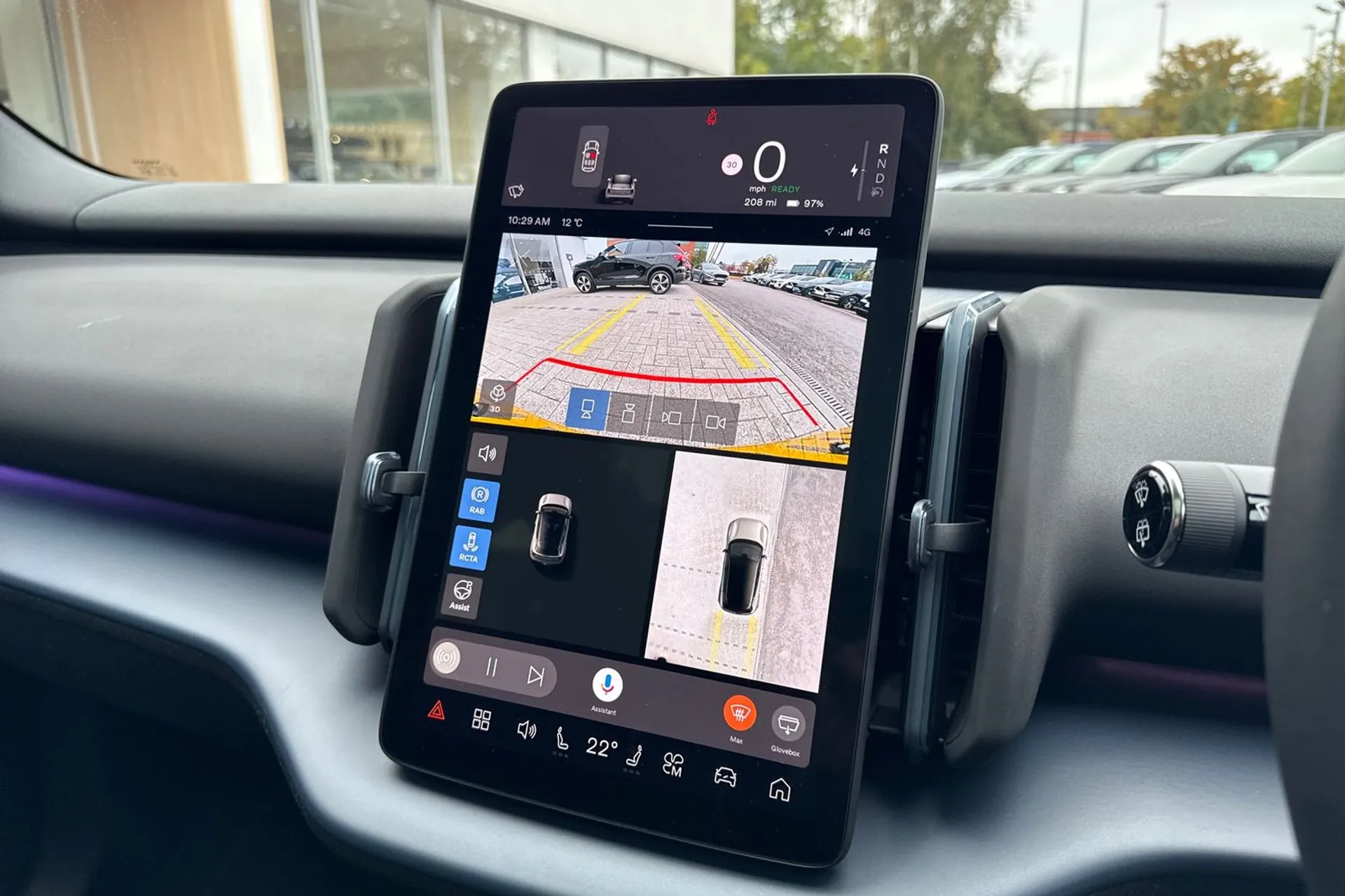 Volvo EX30 thumbnail image number 4