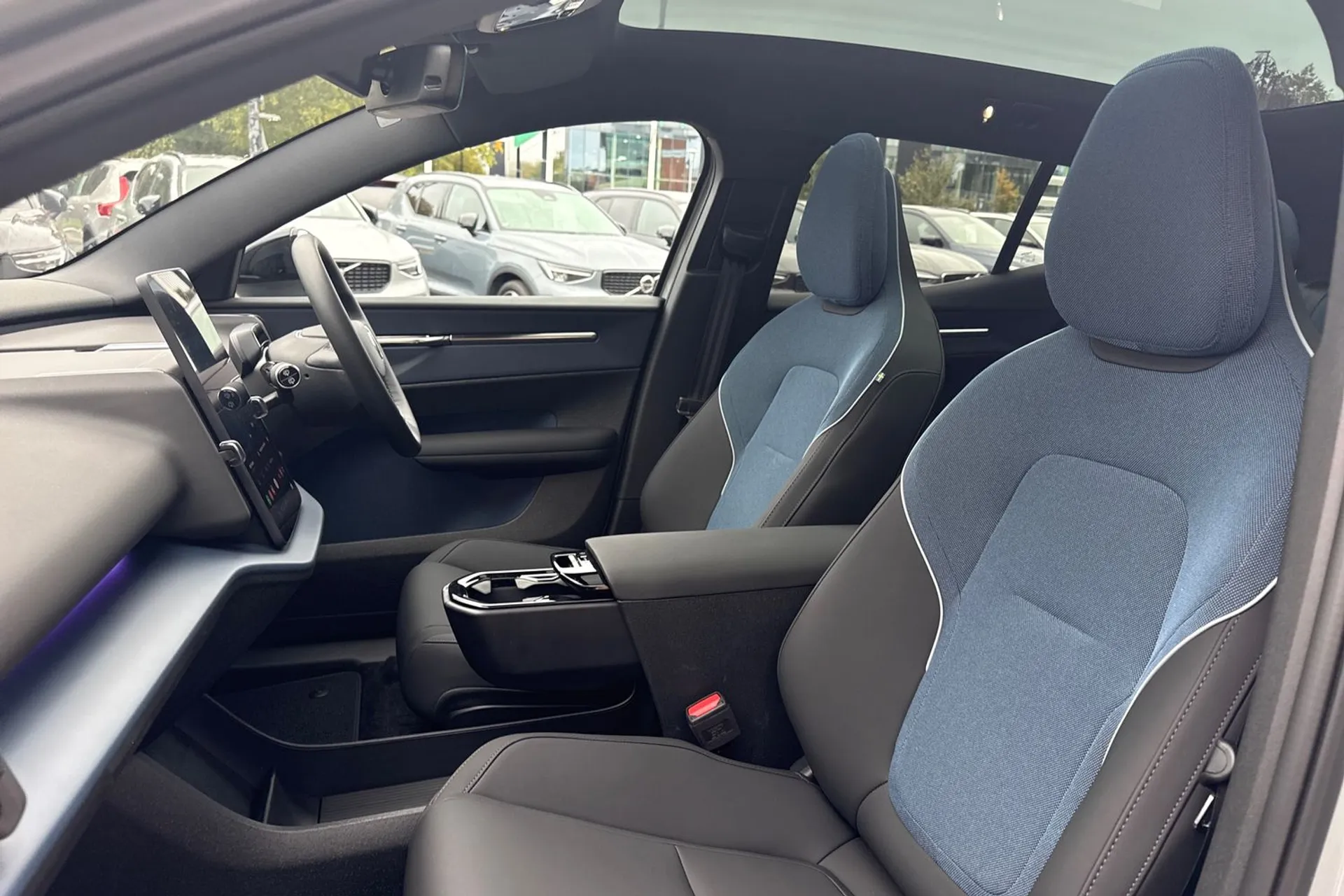 Volvo EX30 thumbnail image number 27