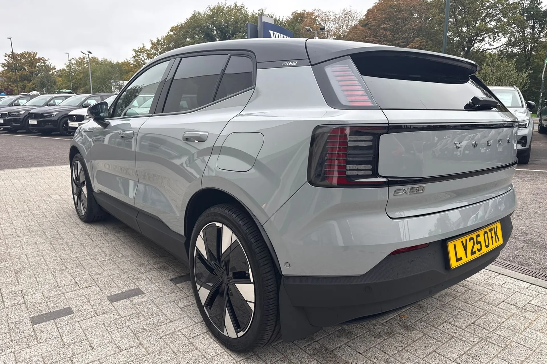 Volvo EX30 thumbnail image number 9