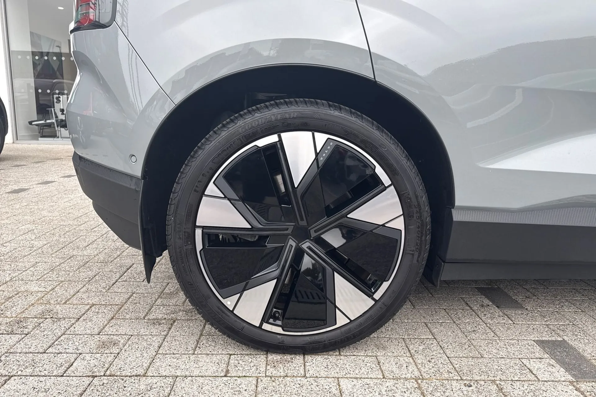 Volvo EX30 thumbnail image number 13