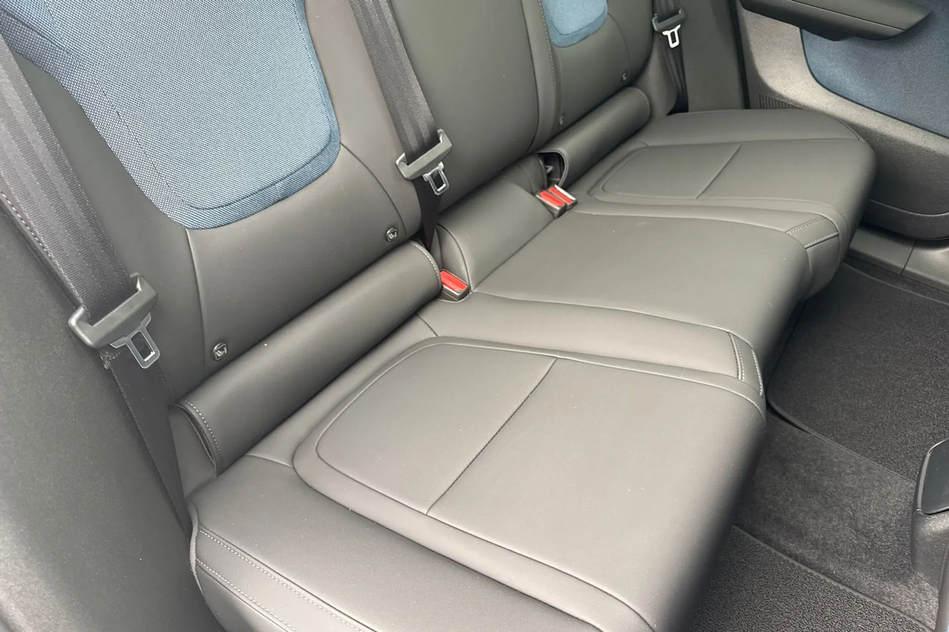 Volvo EX30 thumbnail image number 24