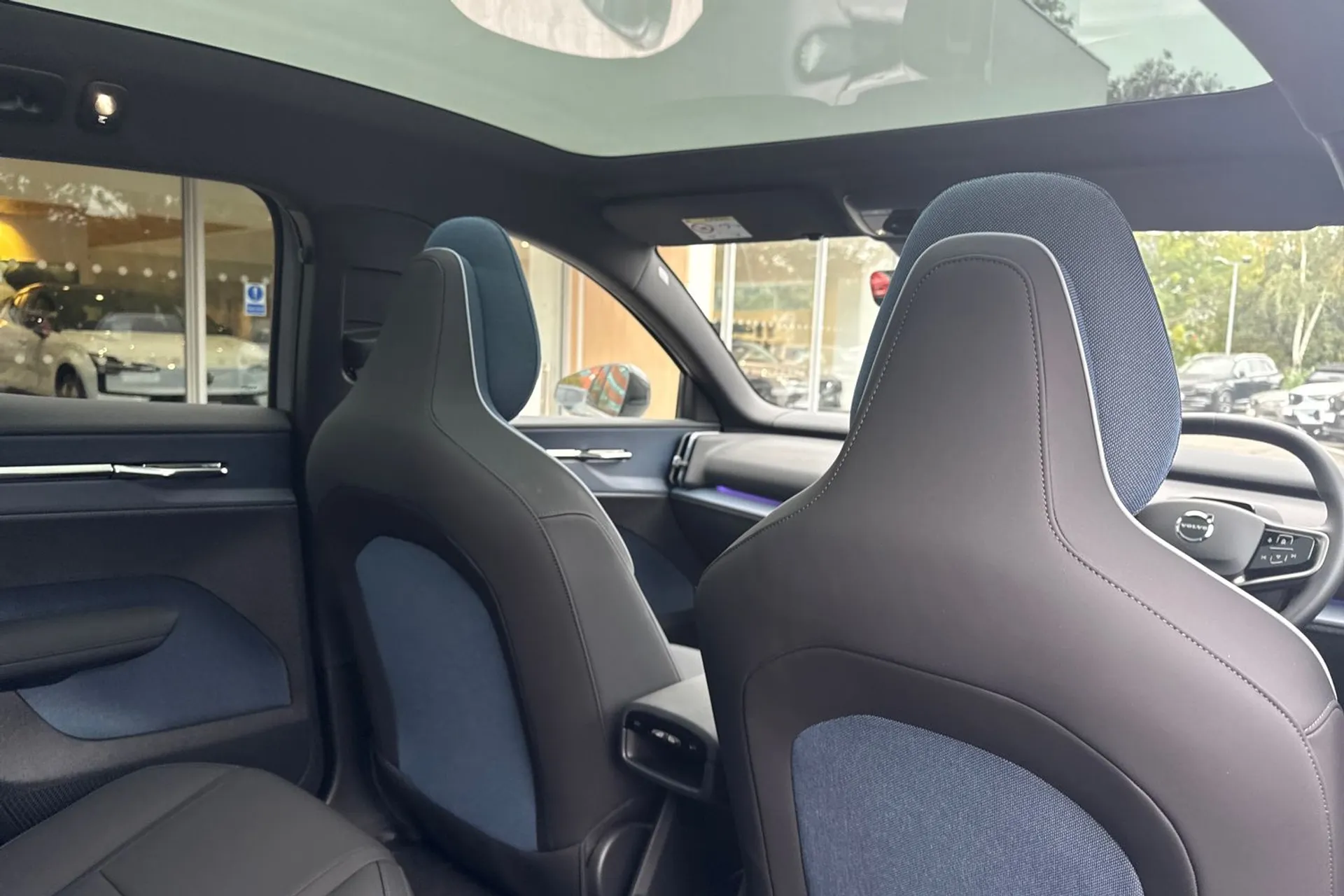 Volvo EX30 thumbnail image number 23