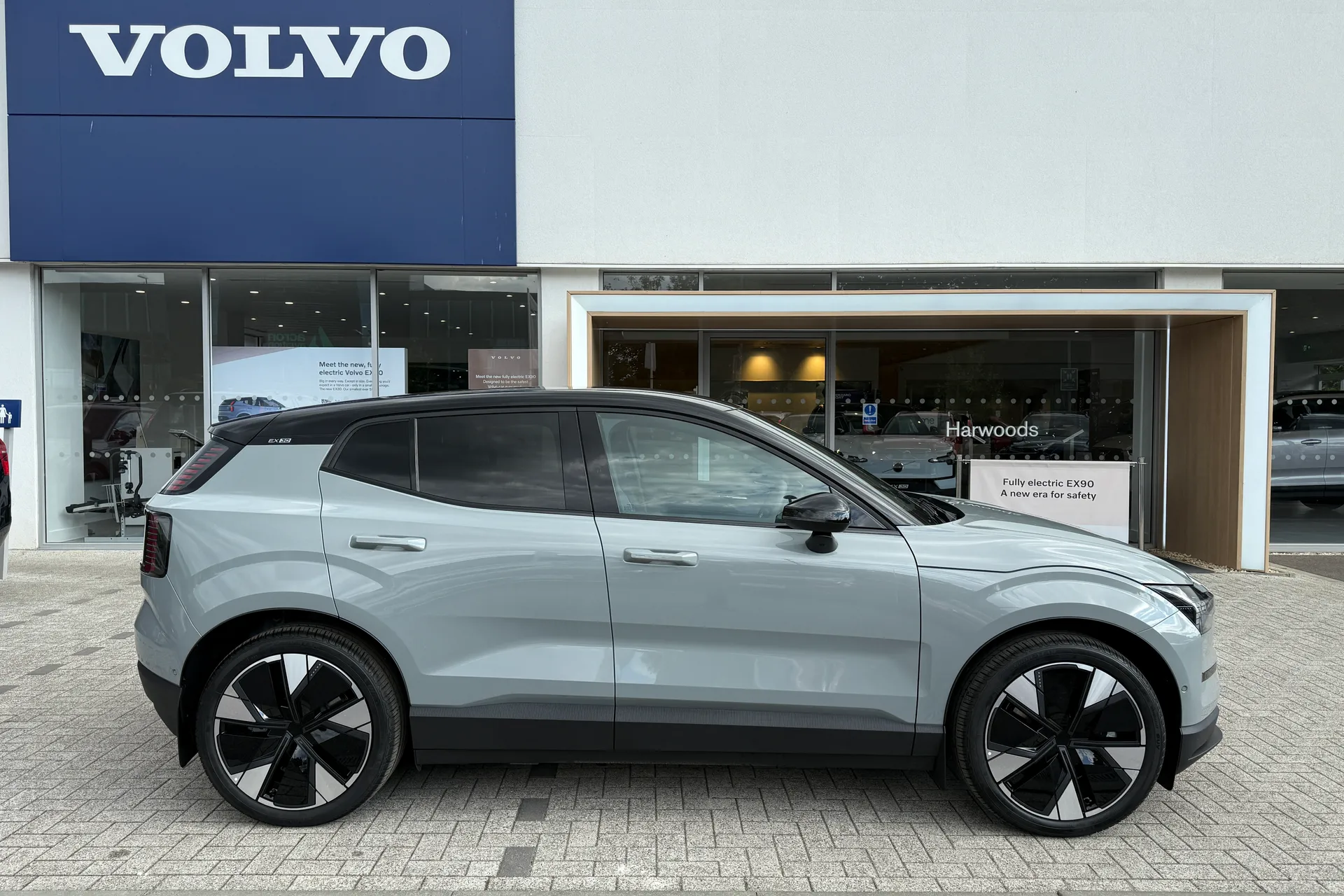 Volvo EX30 thumbnail image number 5