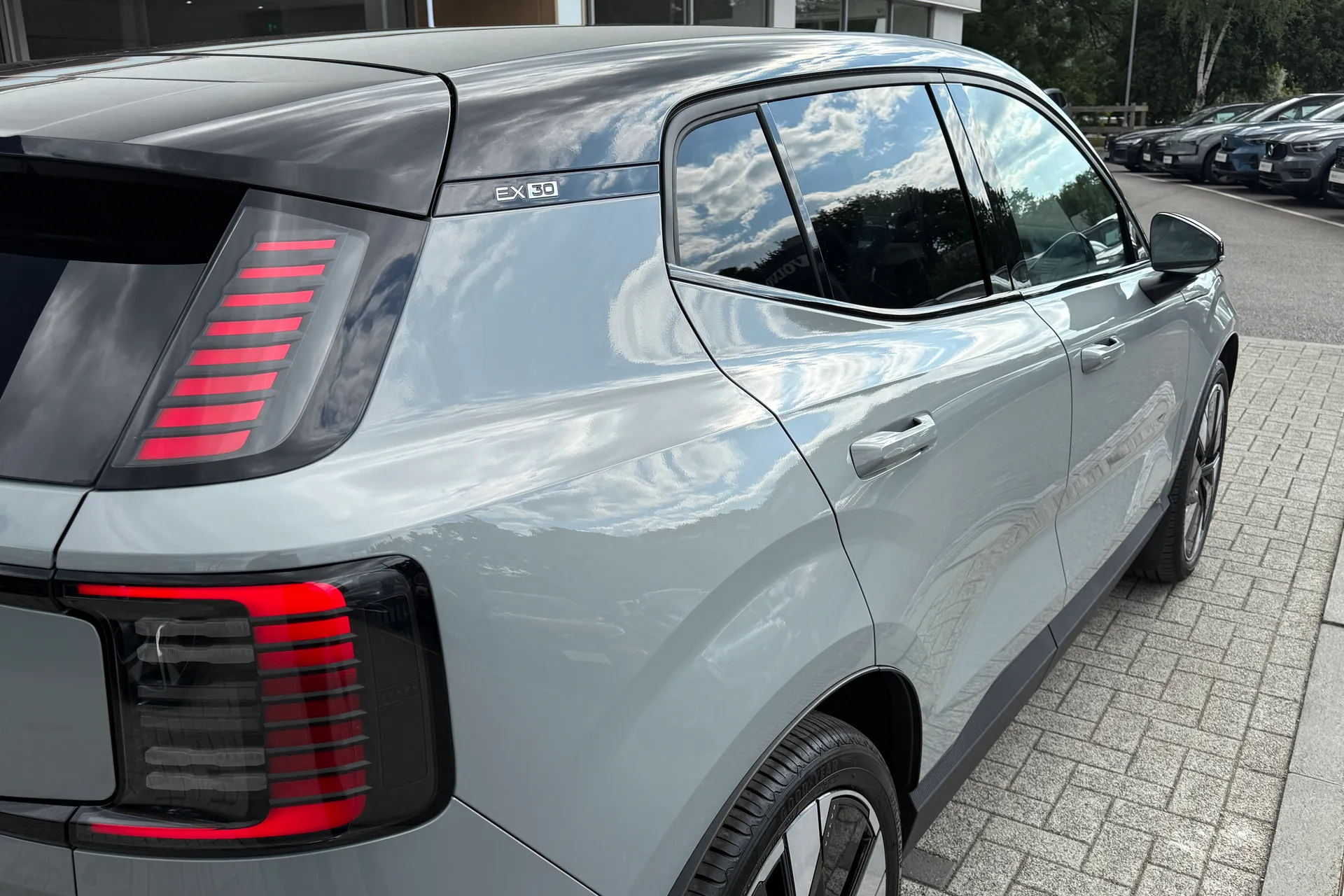 Volvo EX30 thumbnail image number 12