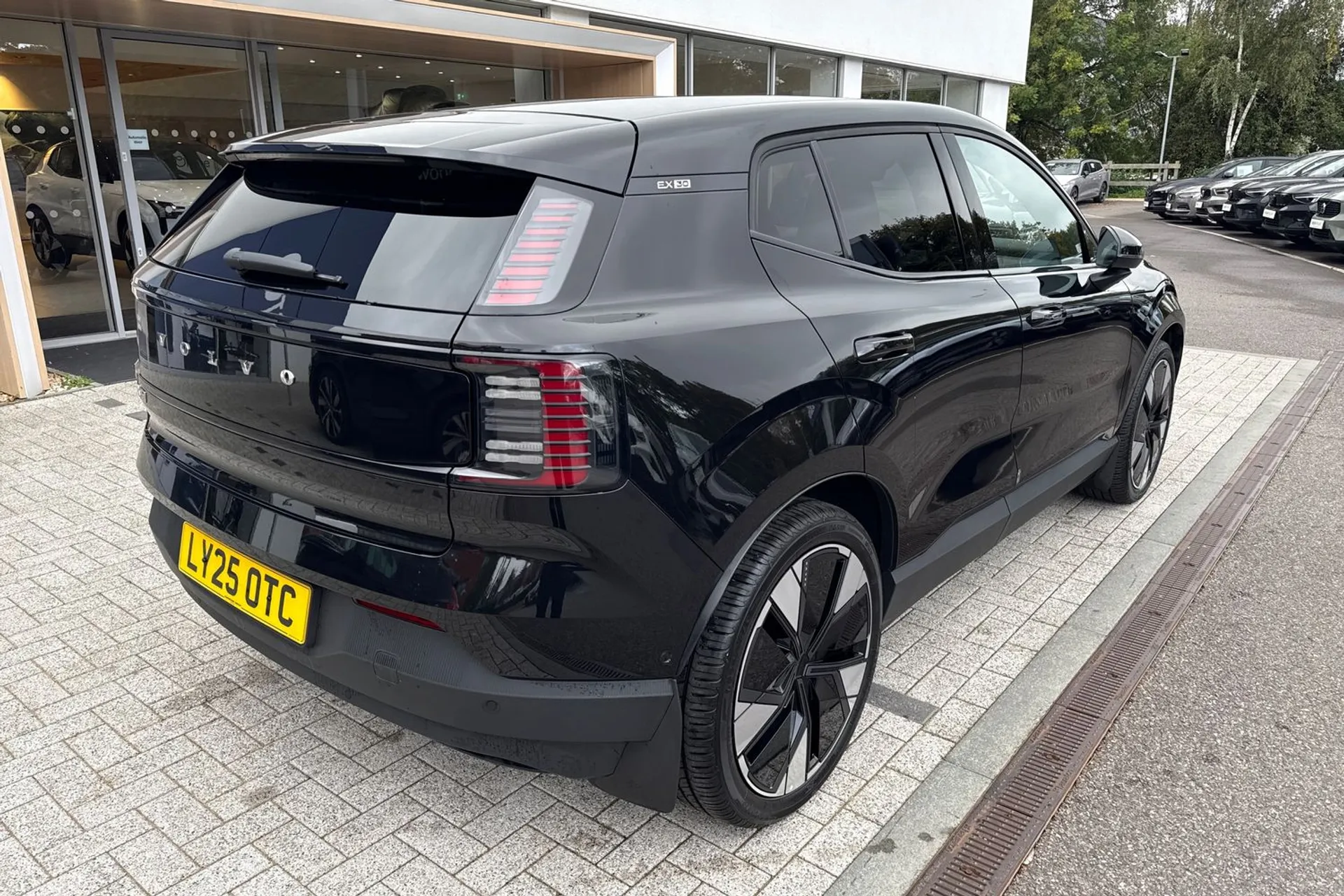 Volvo EX30 thumbnail image number 7