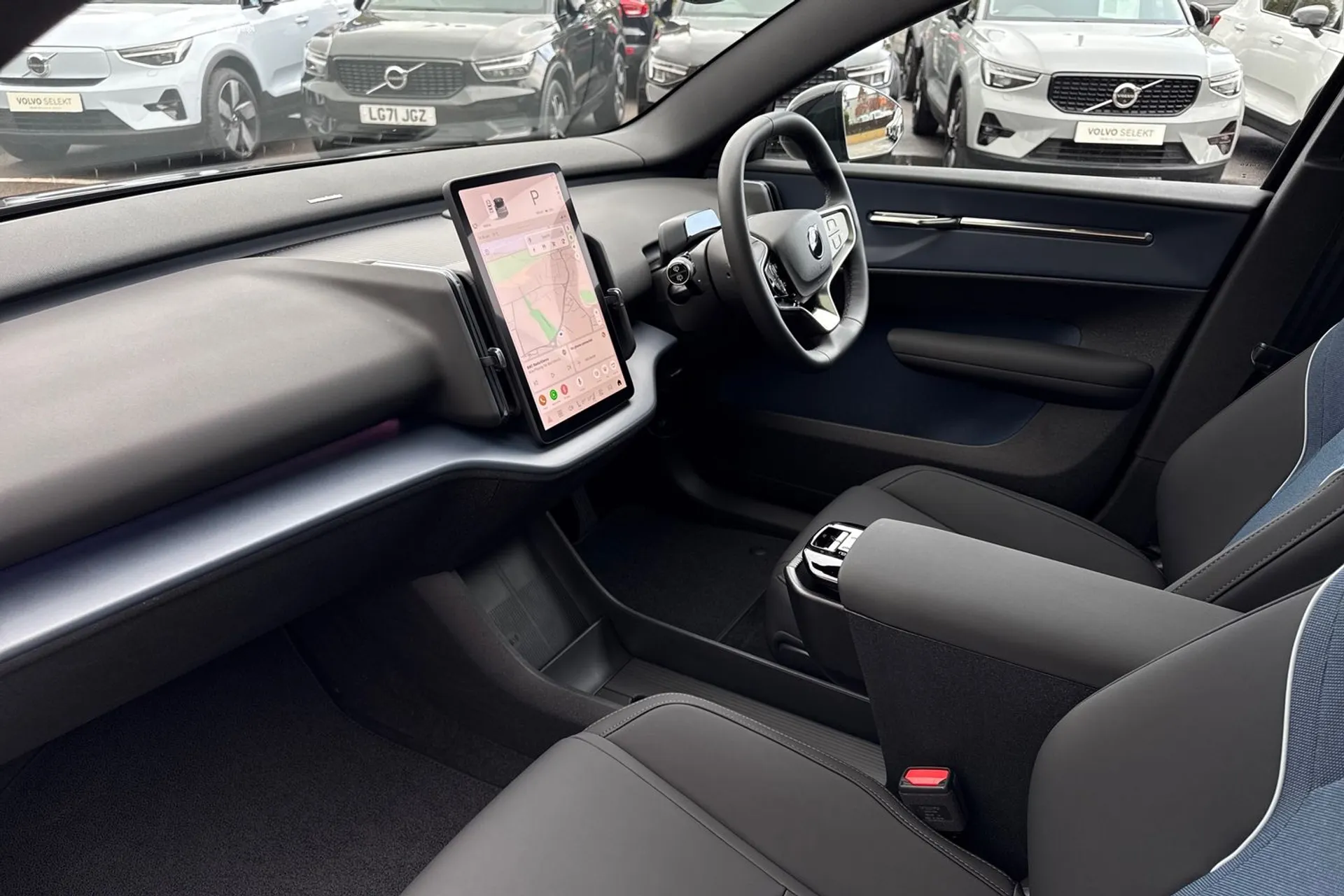 Volvo EX30 thumbnail image number 26