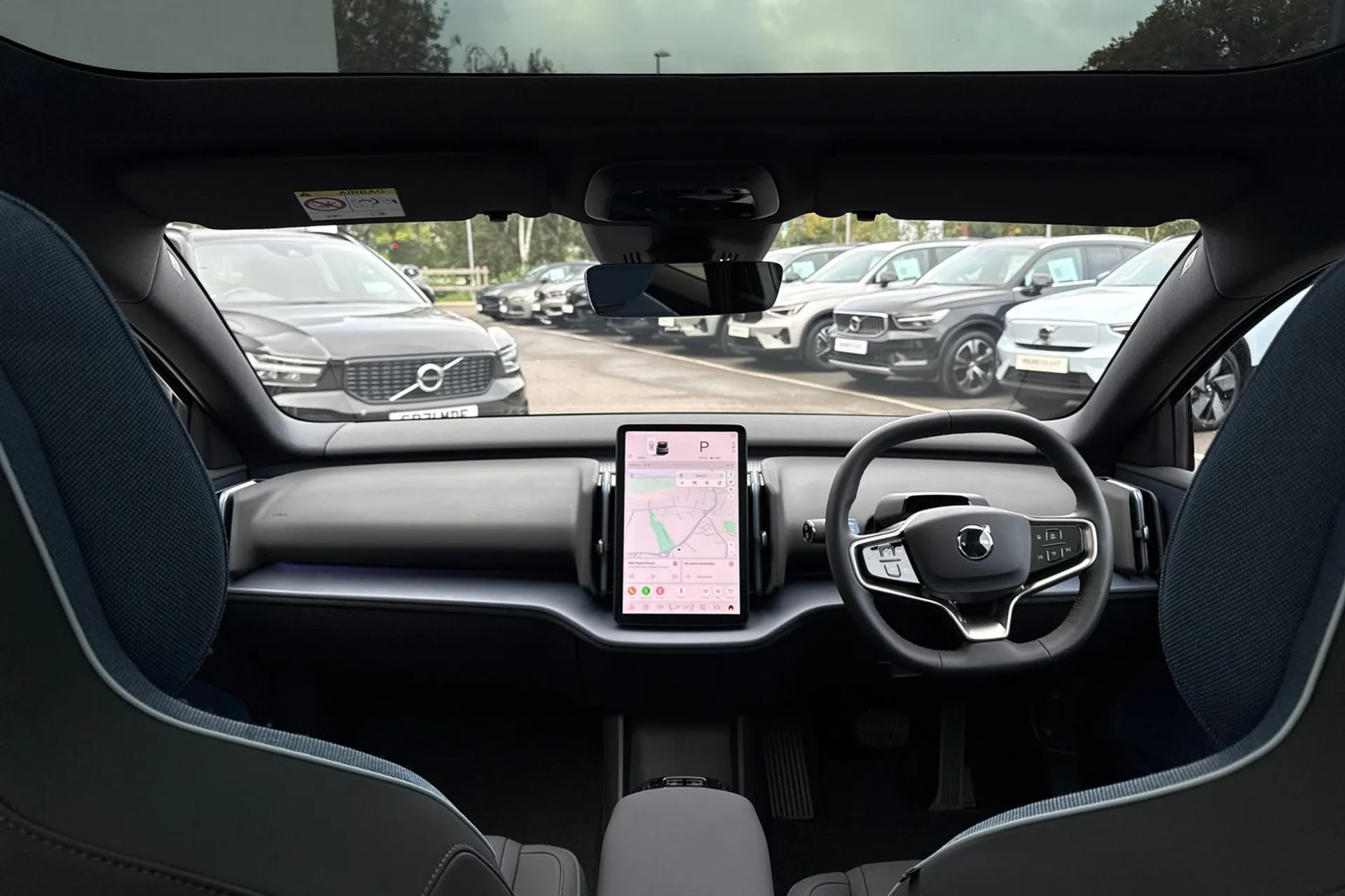 Volvo EX30 thumbnail image number 3