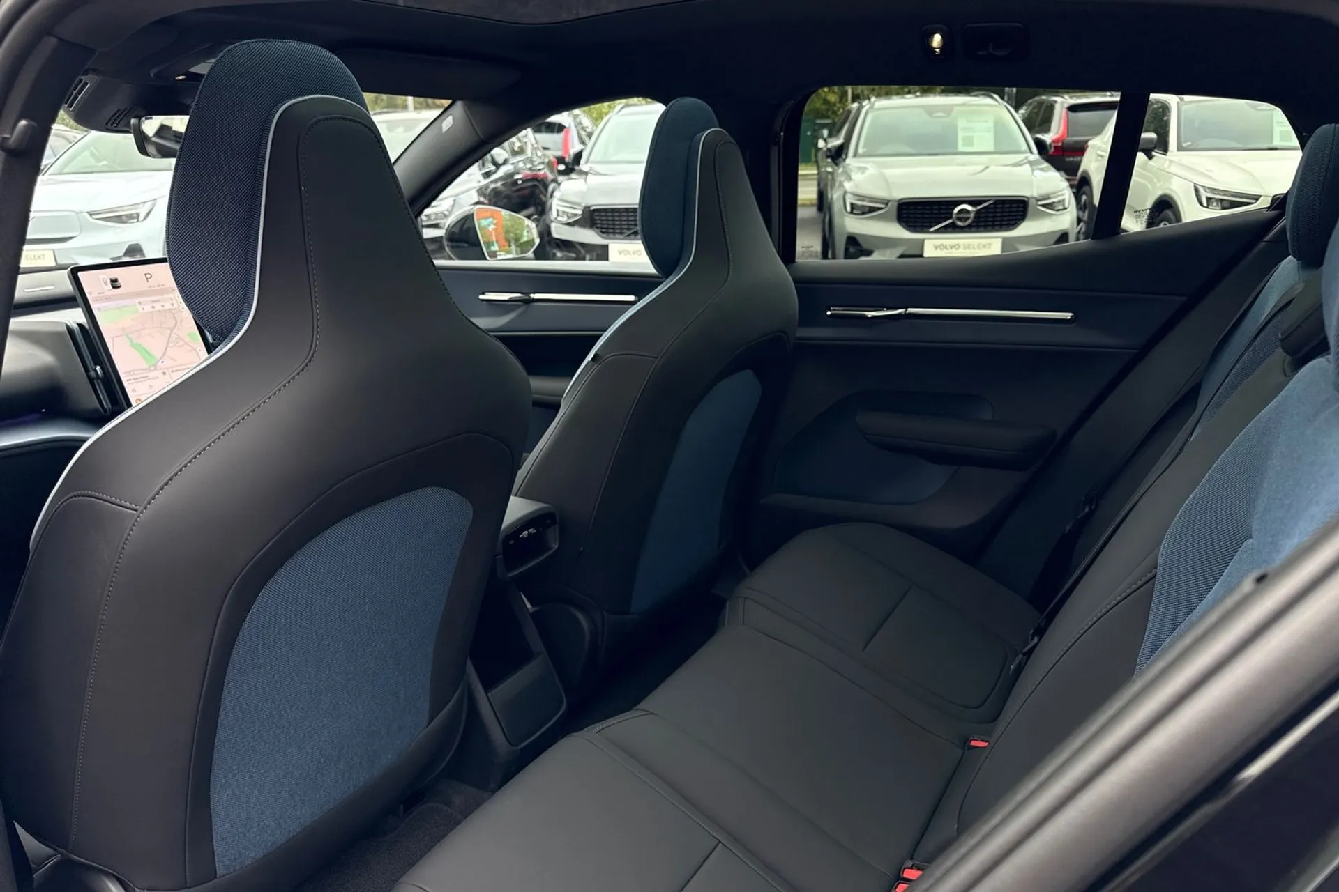 Volvo EX30 thumbnail image number 30