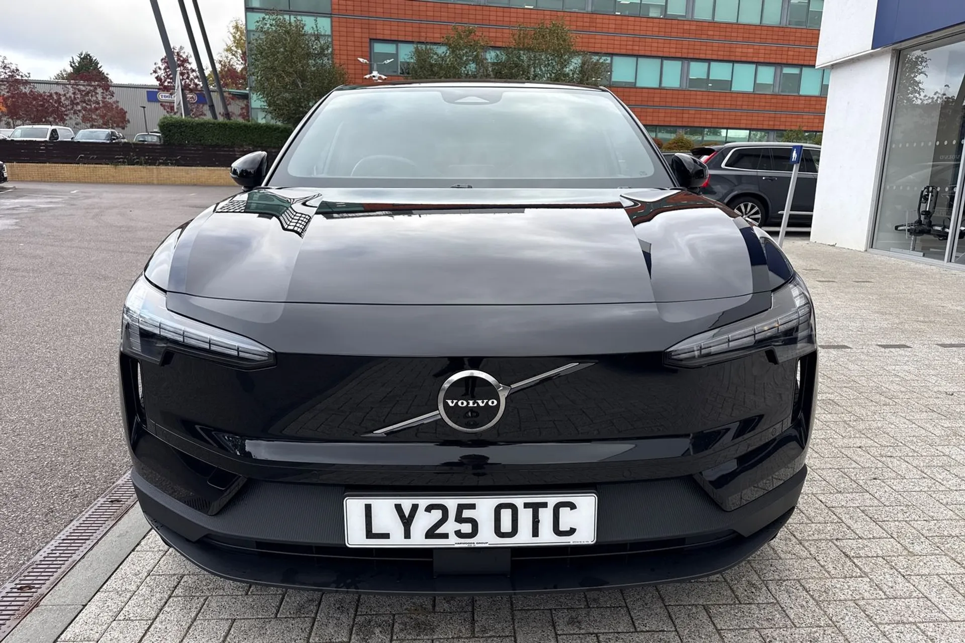 Volvo EX30 thumbnail image number 12