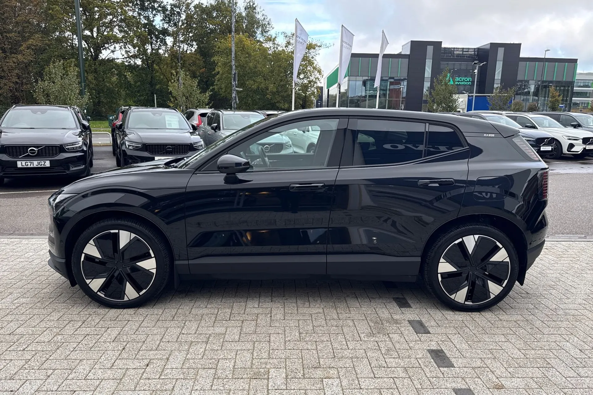 Volvo EX30 thumbnail image number 10