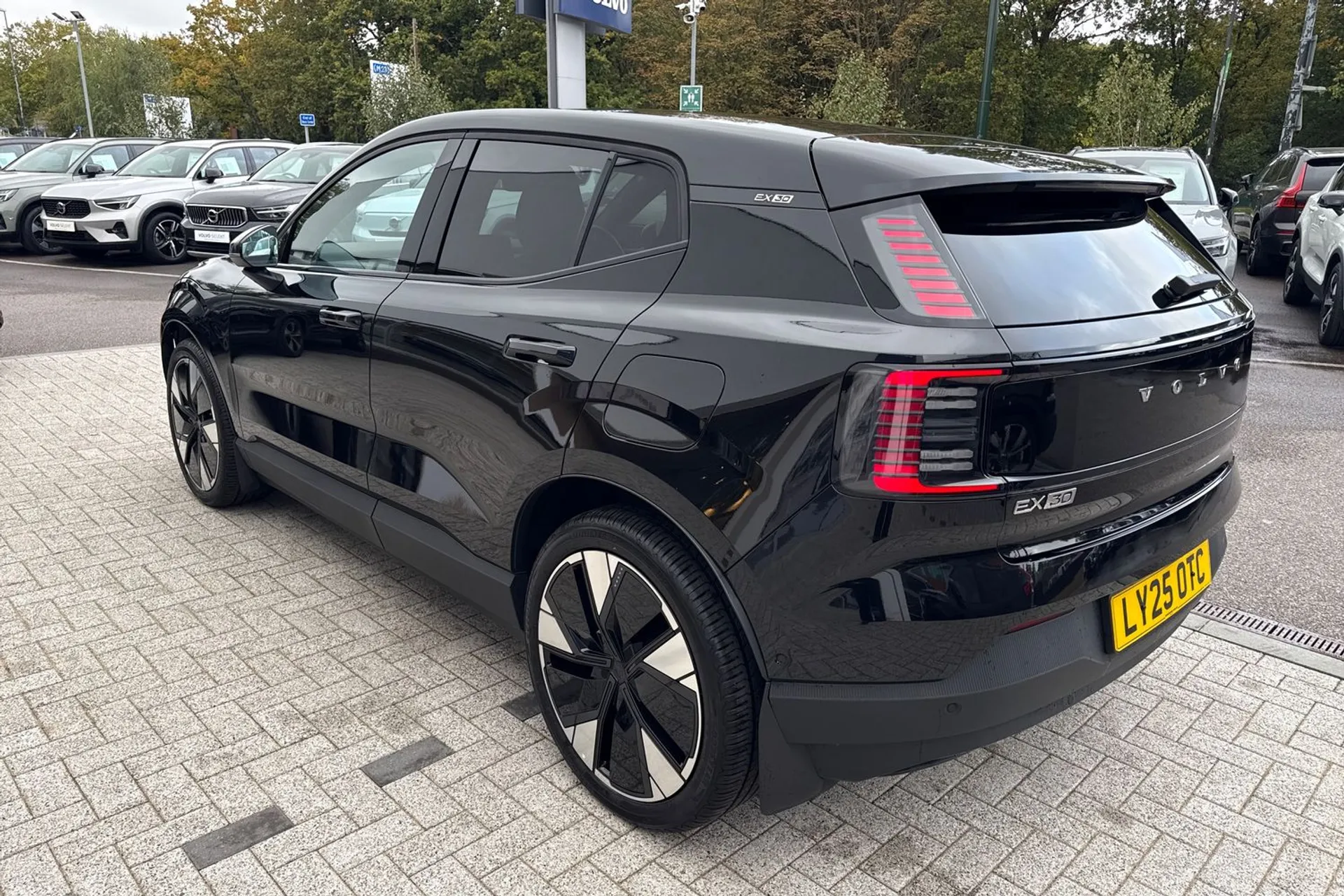 Volvo EX30 thumbnail image number 9