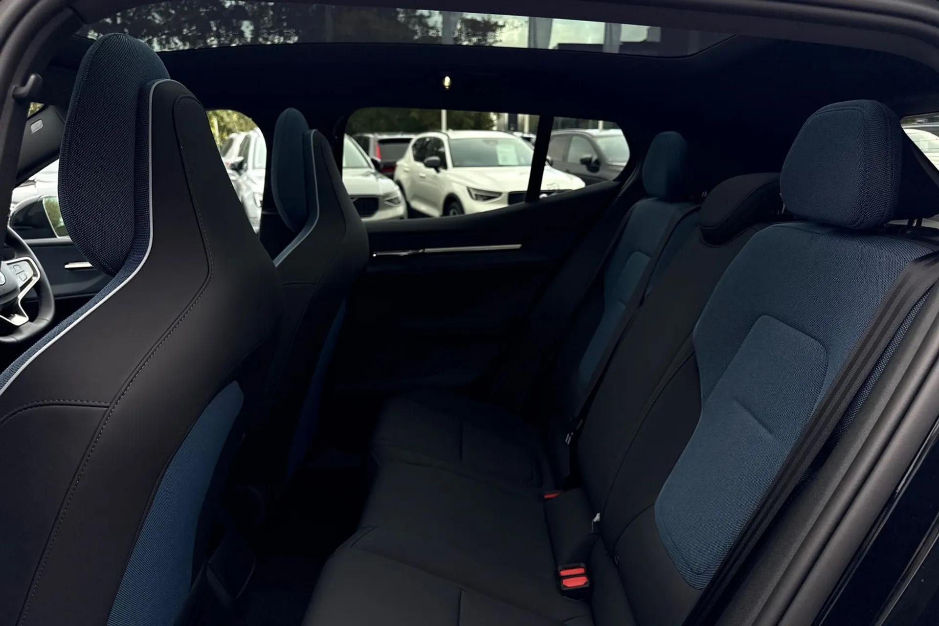 Volvo EX30 thumbnail image number 29